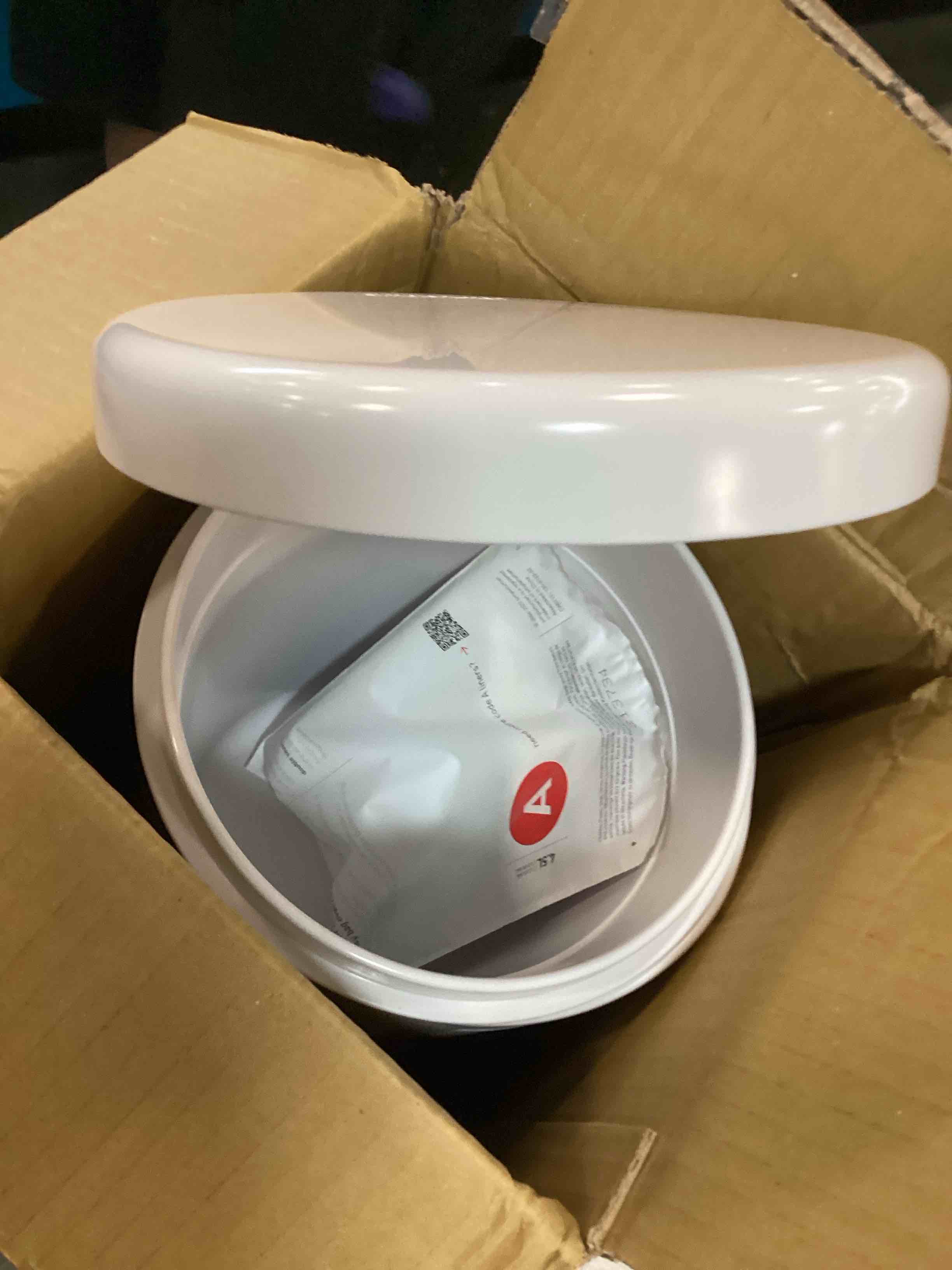 https://s3.amazonaws.com/lotting-images-prod/bidfta/PPE0047033_1724083419589.jpeg