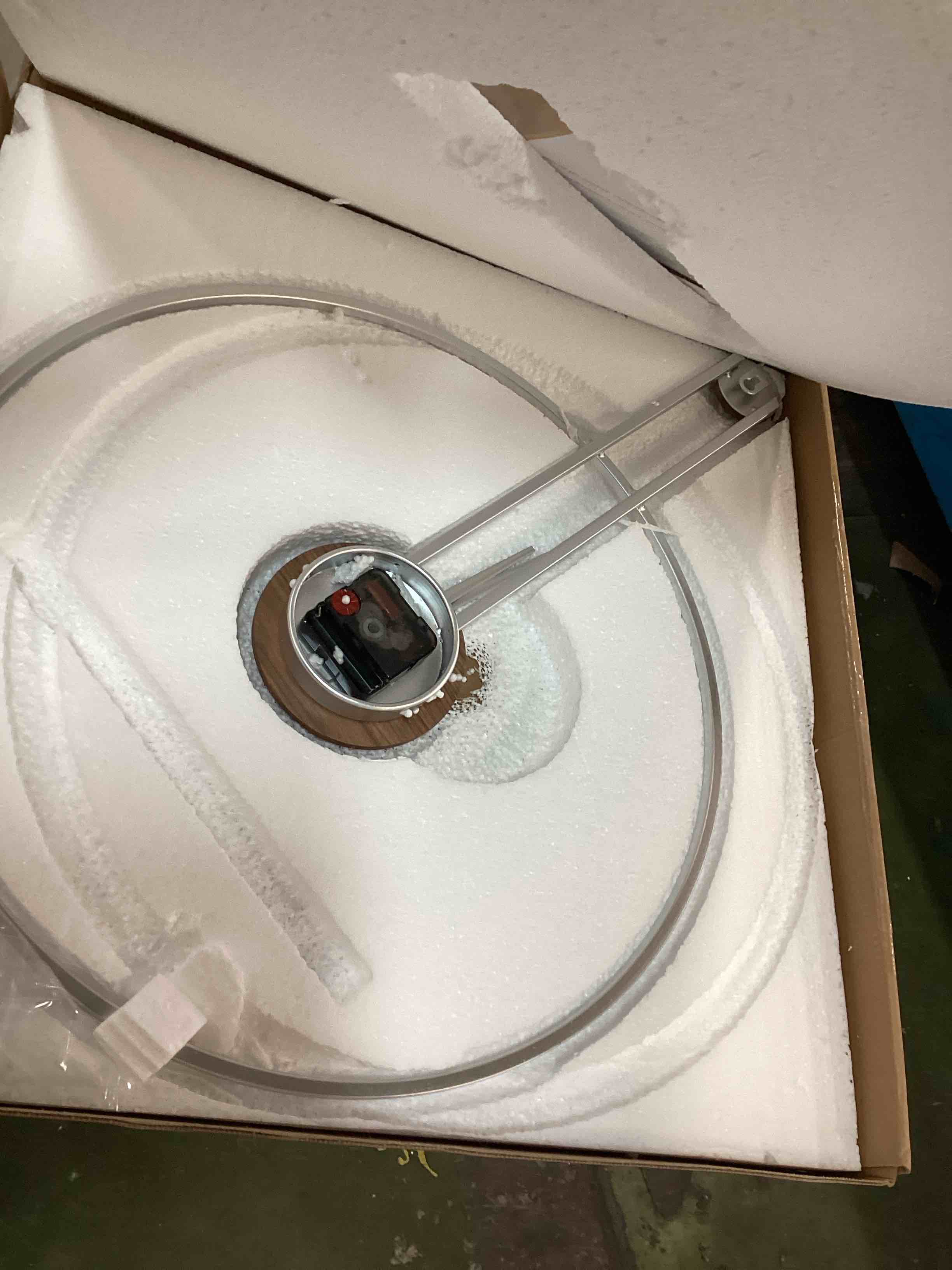 https://s3.amazonaws.com/lotting-images-prod/bidfta/PPE0047207_1723830884783.jpeg