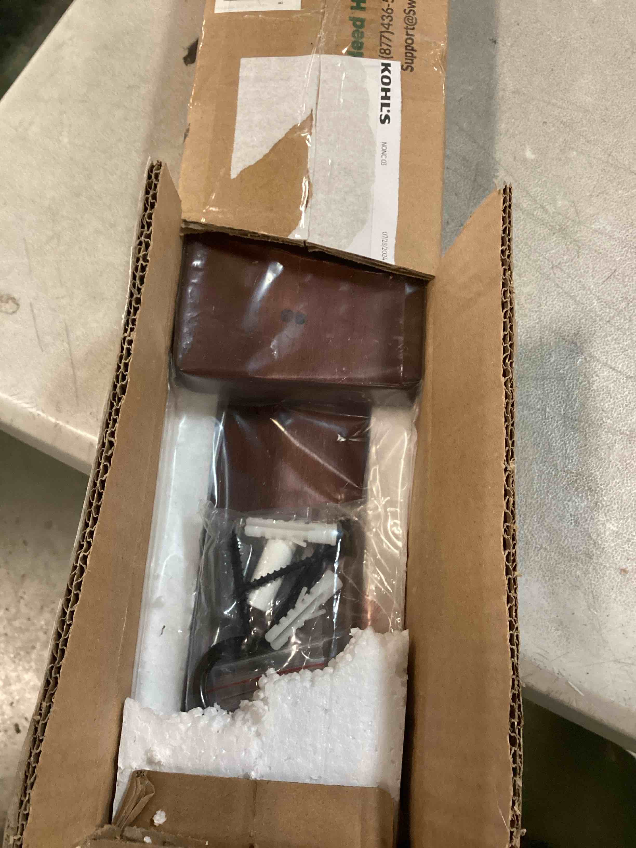 https://s3.amazonaws.com/lotting-images-prod/bidfta/PPE0047454_1723743968111.jpeg
