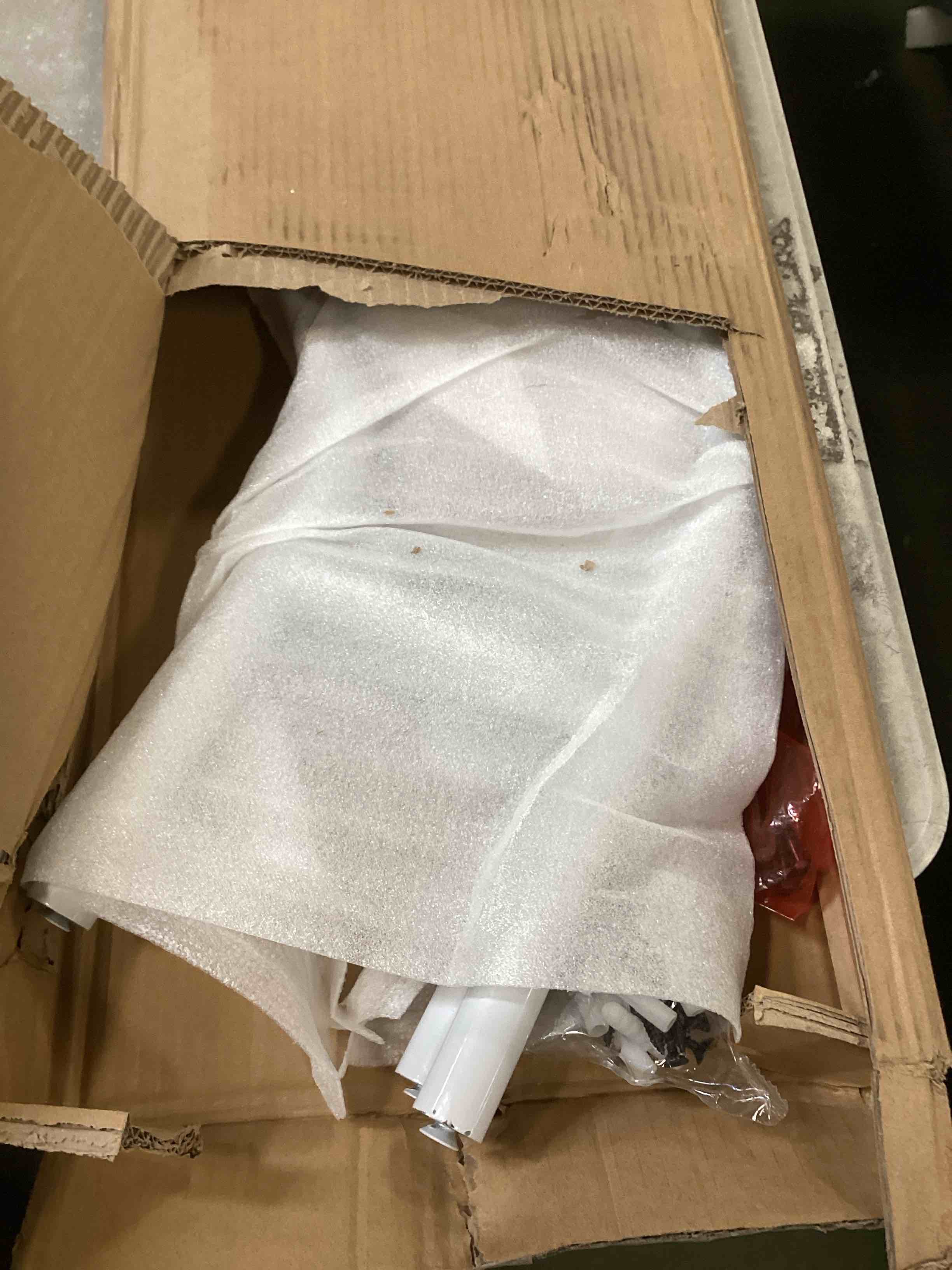 https://s3.amazonaws.com/lotting-images-prod/bidfta/PPE0047701_1723658654604.jpeg