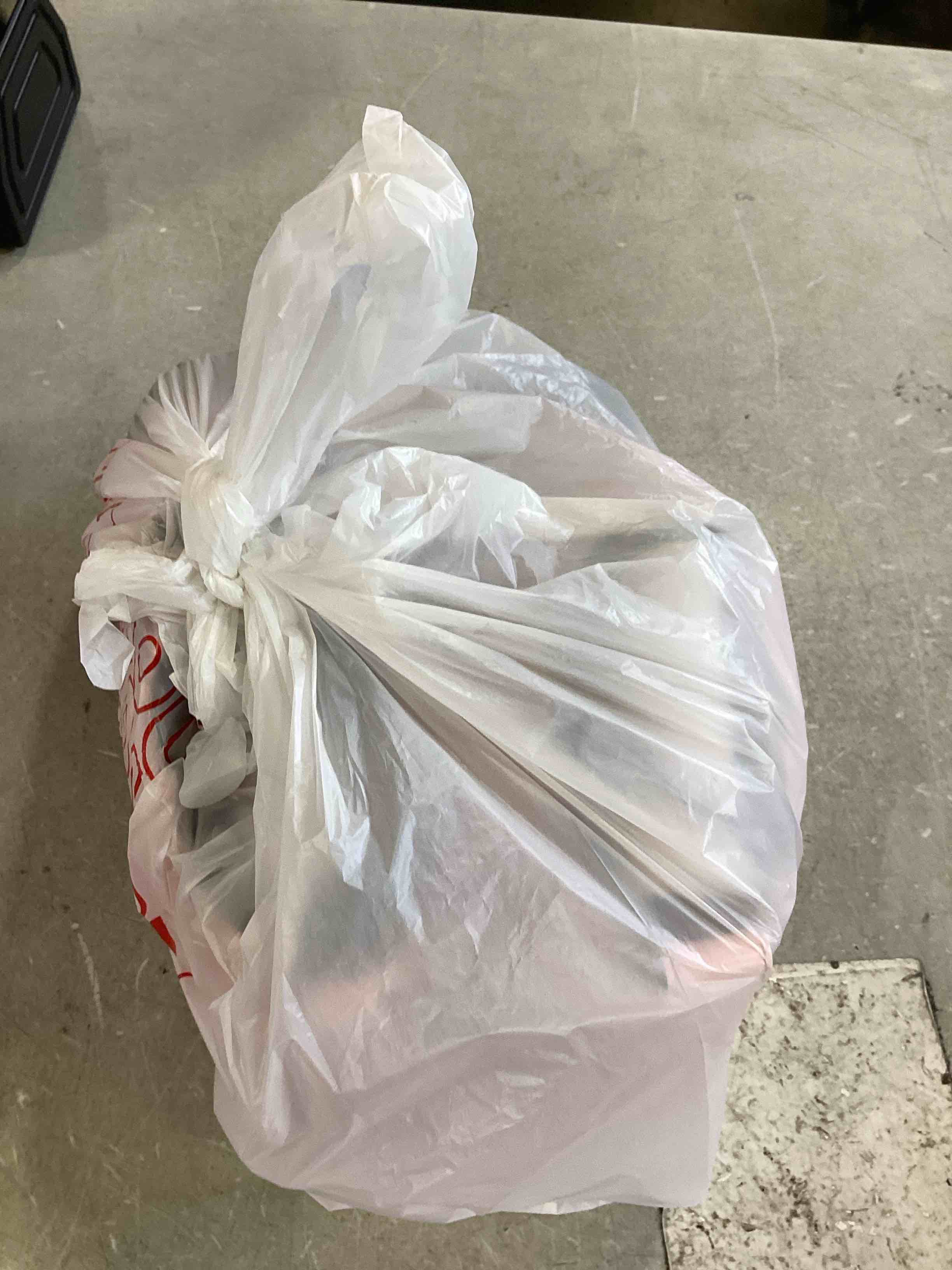https://s3.amazonaws.com/lotting-images-prod/bidfta/PPE0052583_1723059442988.jpeg