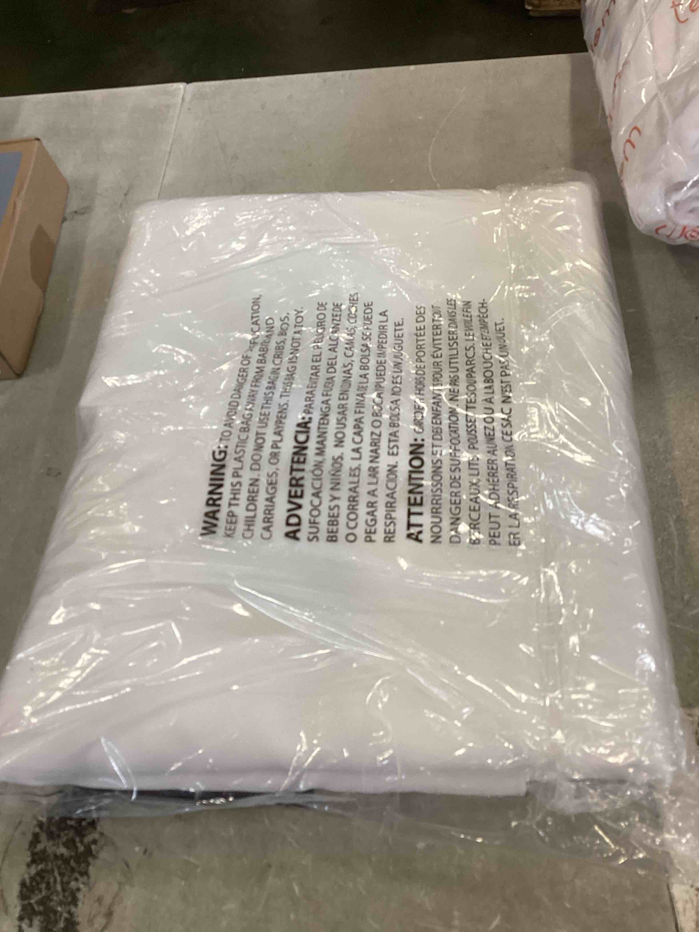 https://s3.amazonaws.com/lotting-images-prod/bidfta/PPE0053242_1723574874681.jpeg