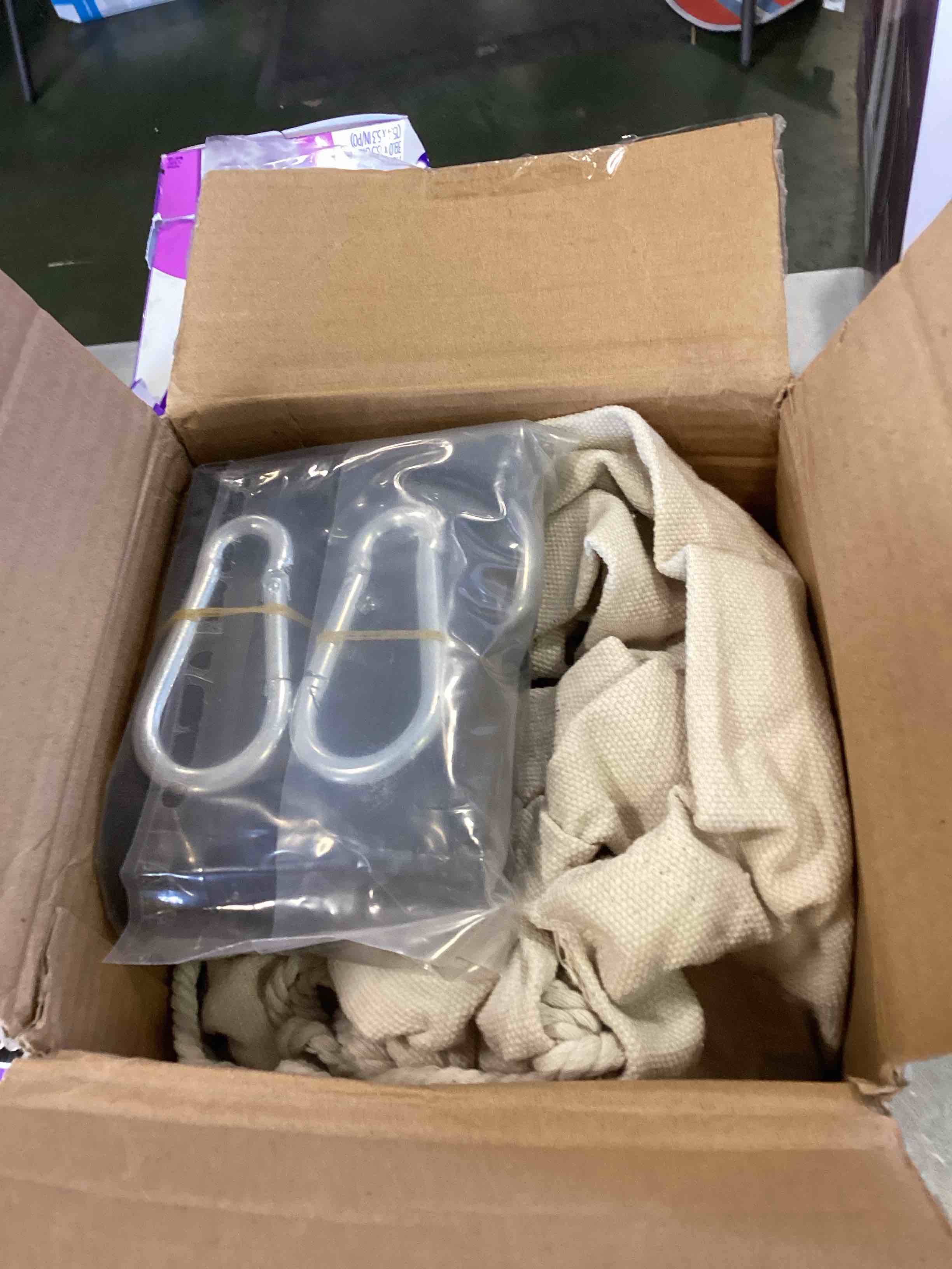 https://s3.amazonaws.com/lotting-images-prod/bidfta/PPE0053395_1723643188205.jpeg