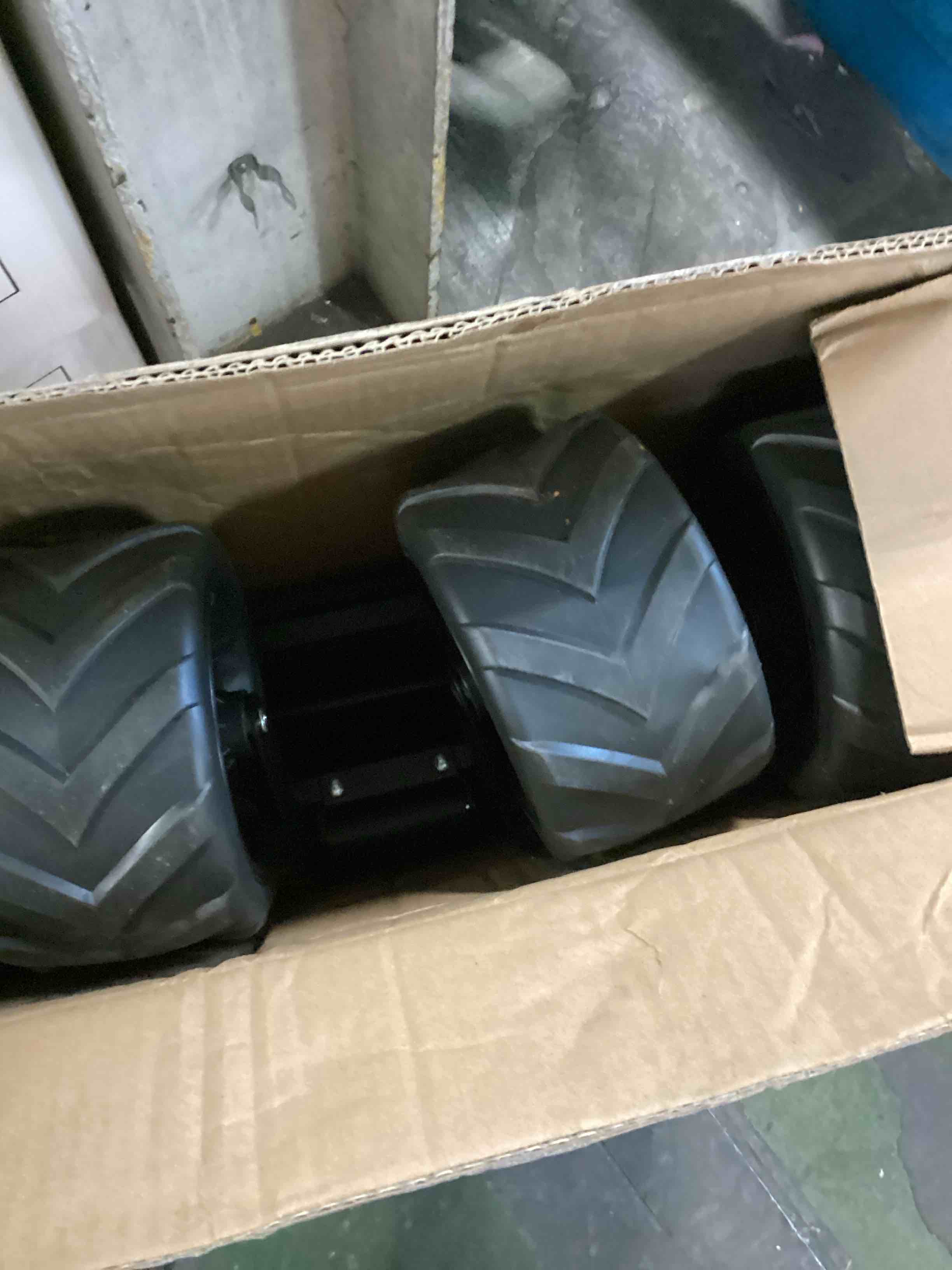 https://s3.amazonaws.com/lotting-images-prod/bidfta/PPE0054067_1729023676961.jpeg