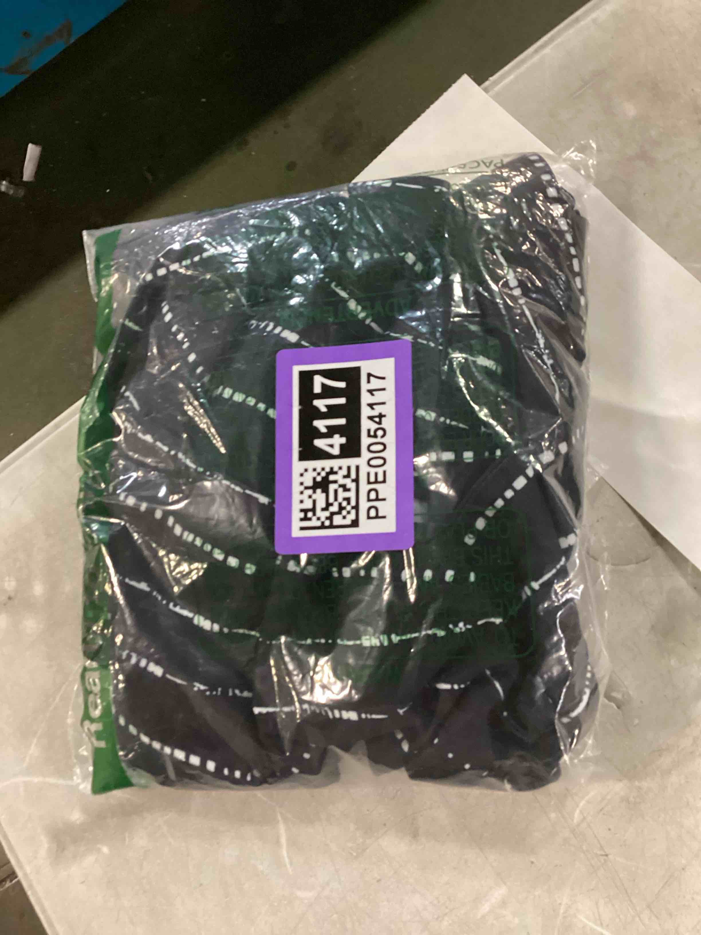https://s3.amazonaws.com/lotting-images-prod/bidfta/PPE0054117_1729020614749.jpeg