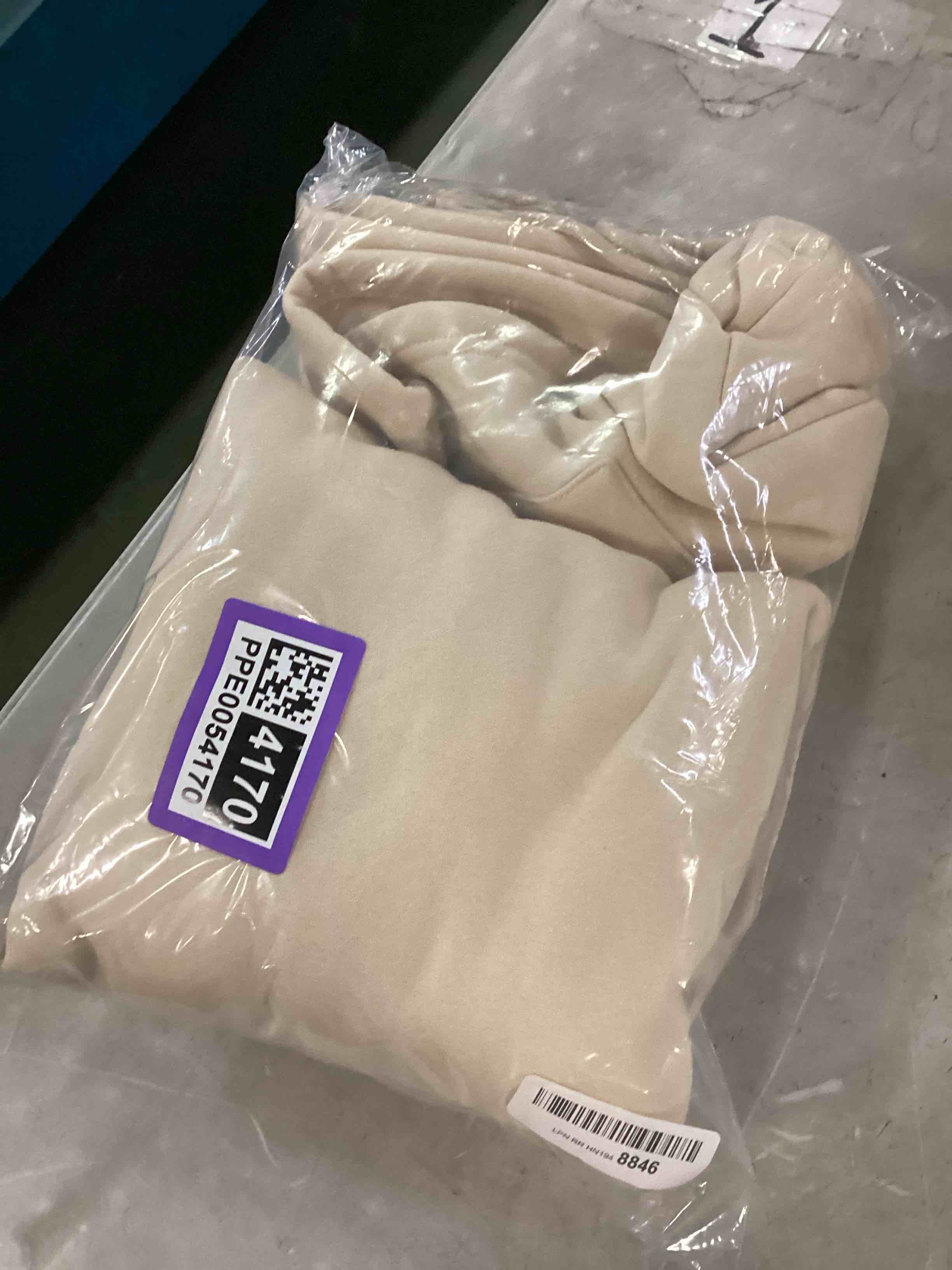 https://s3.amazonaws.com/lotting-images-prod/bidfta/PPE0054170_1729014418068.jpeg