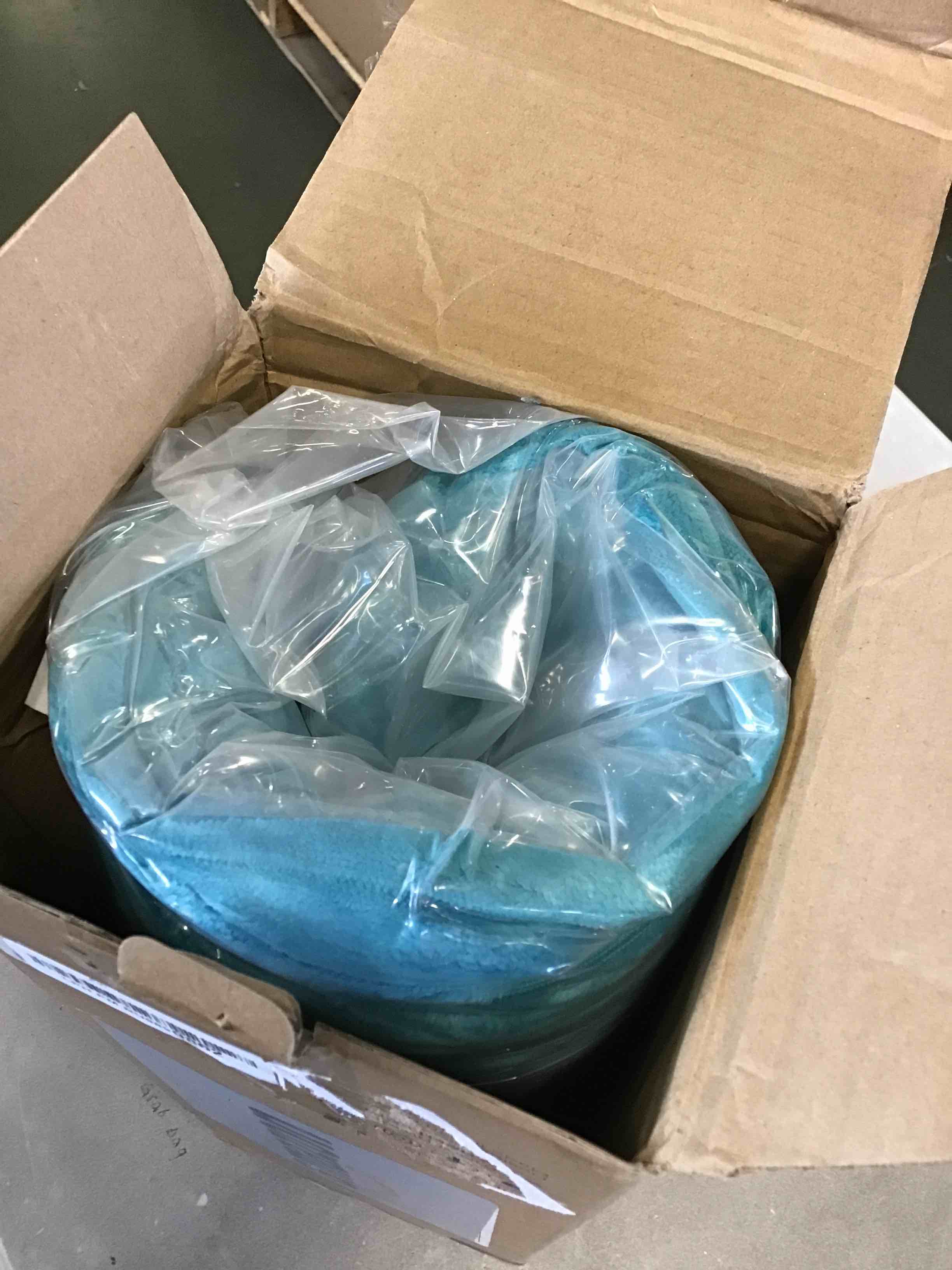 https://s3.amazonaws.com/lotting-images-prod/bidfta/PPE0057384_1723645960211.jpeg