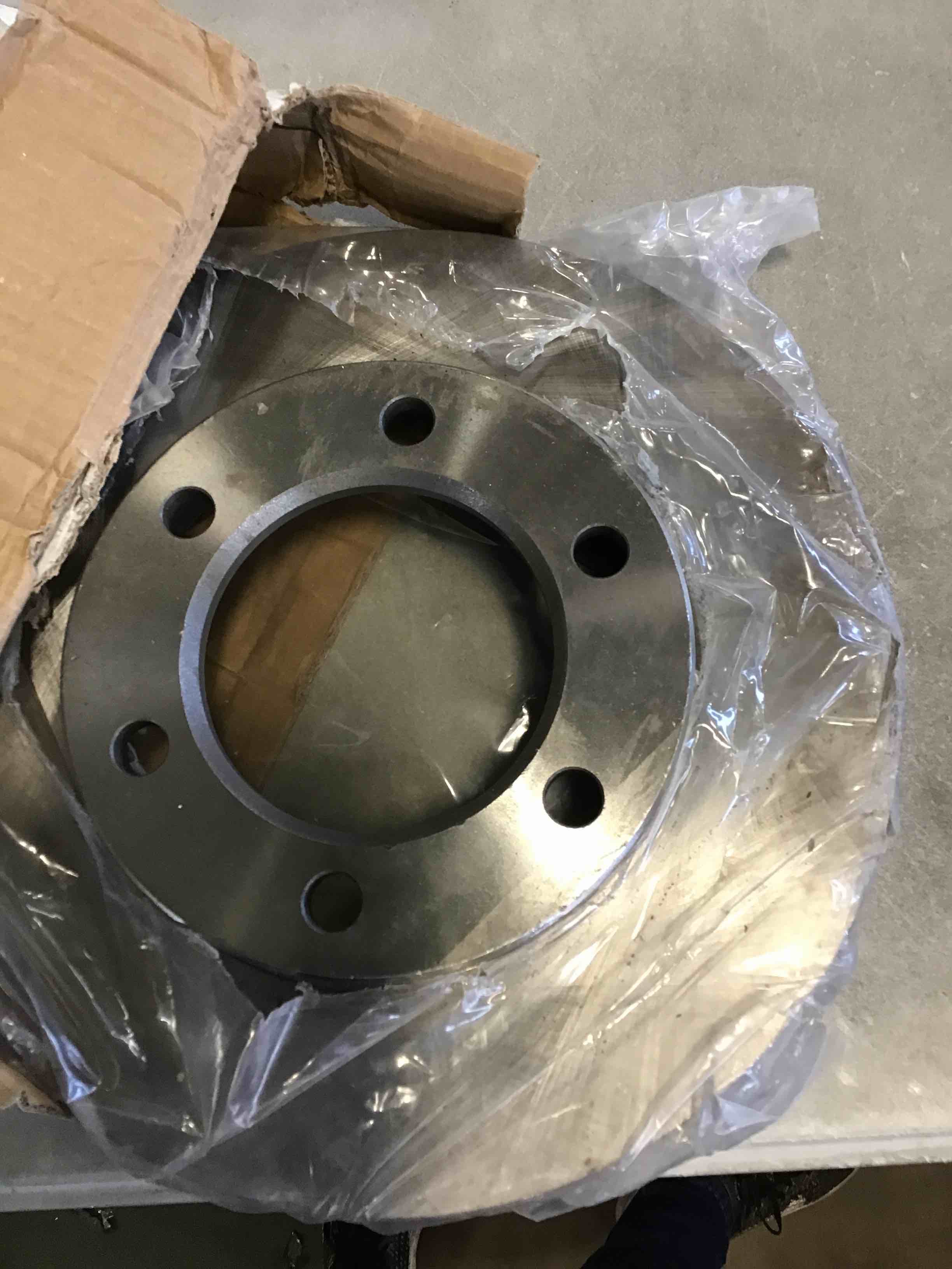 https://s3.amazonaws.com/lotting-images-prod/bidfta/PPE0057390_1723646407737.jpeg
