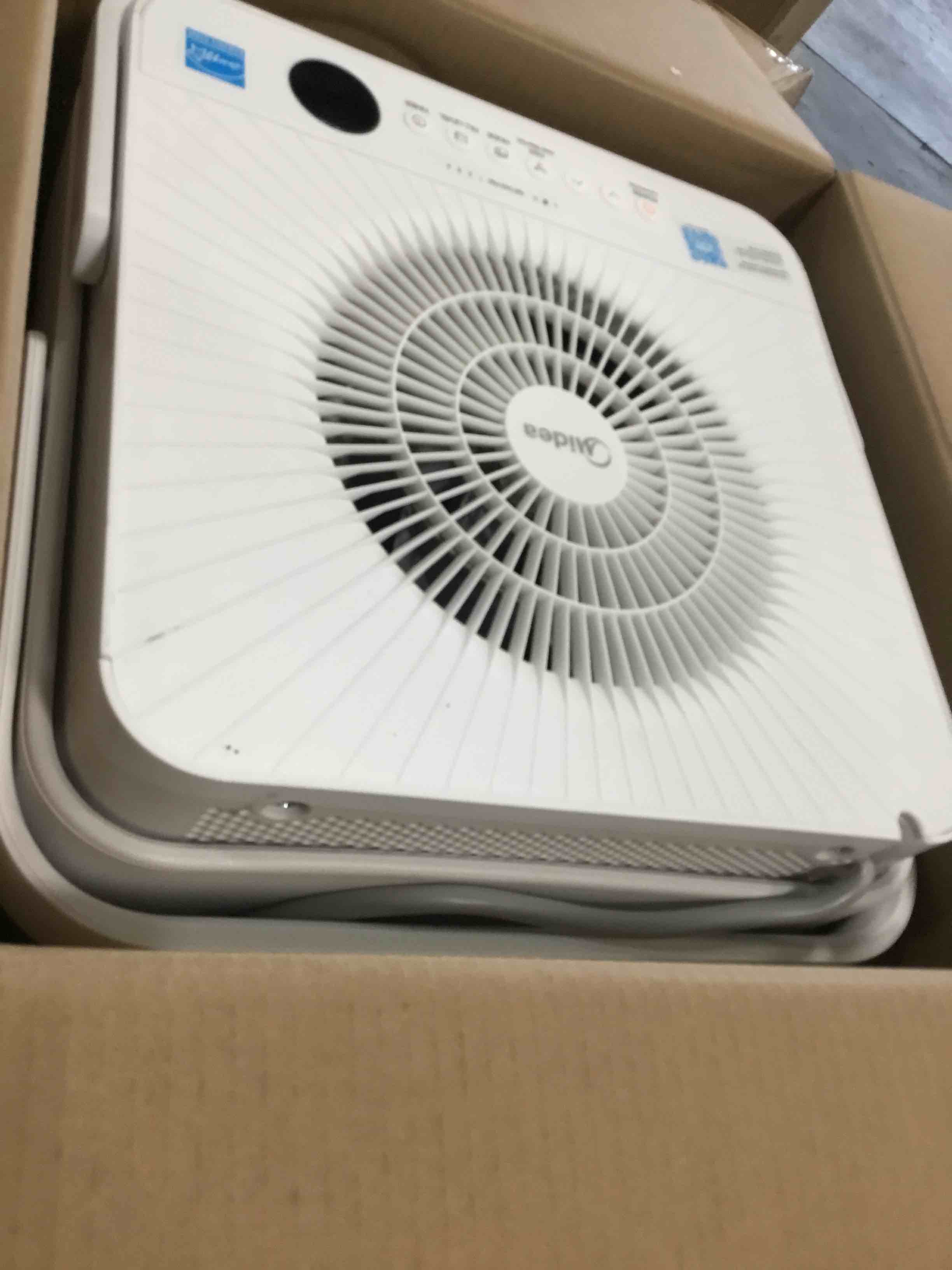 https://s3.amazonaws.com/lotting-images-prod/bidfta/PPE0063856_1723130702641.jpeg
