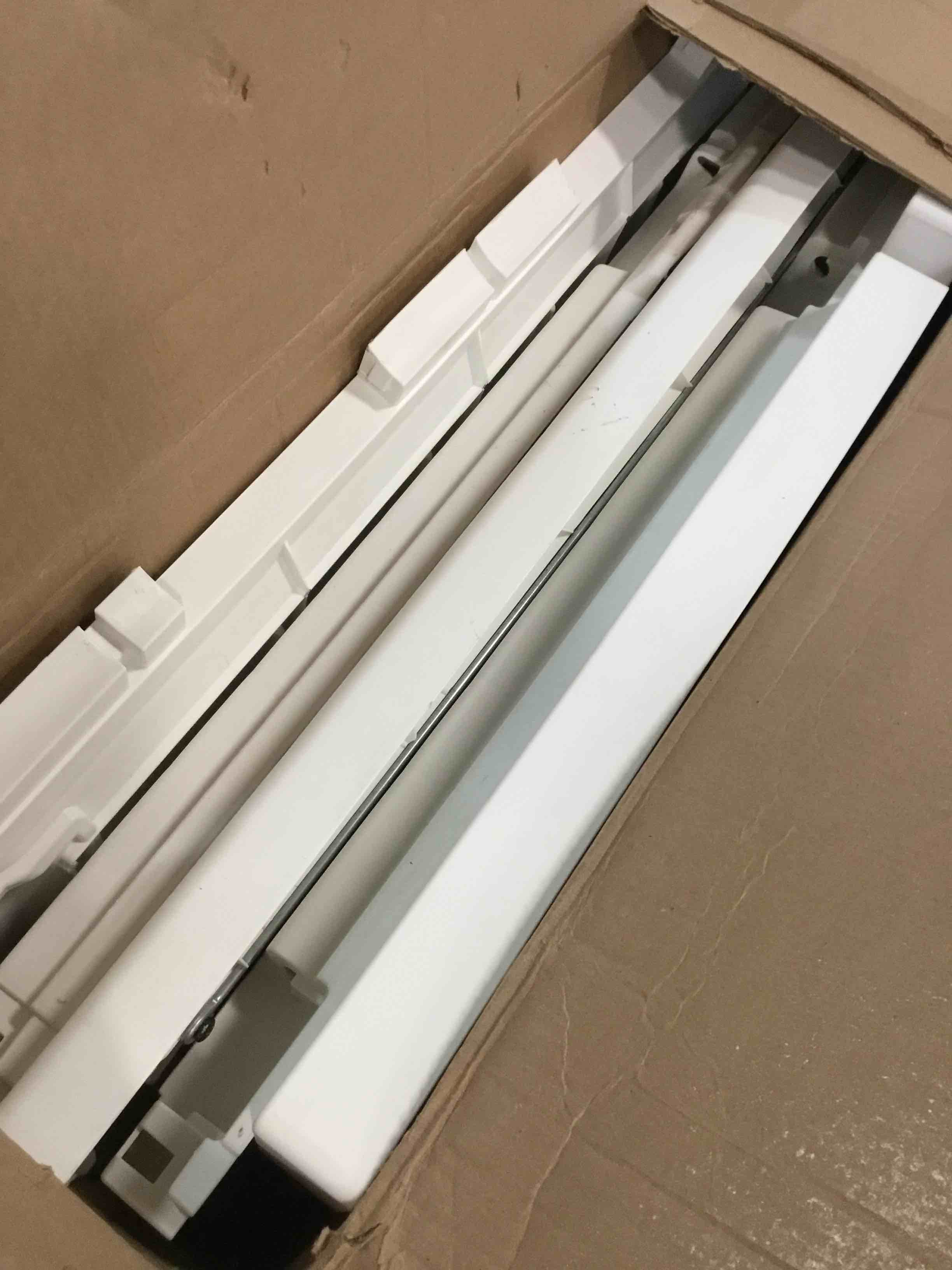 https://s3.amazonaws.com/lotting-images-prod/bidfta/PPE0063863_1723129757223.jpeg