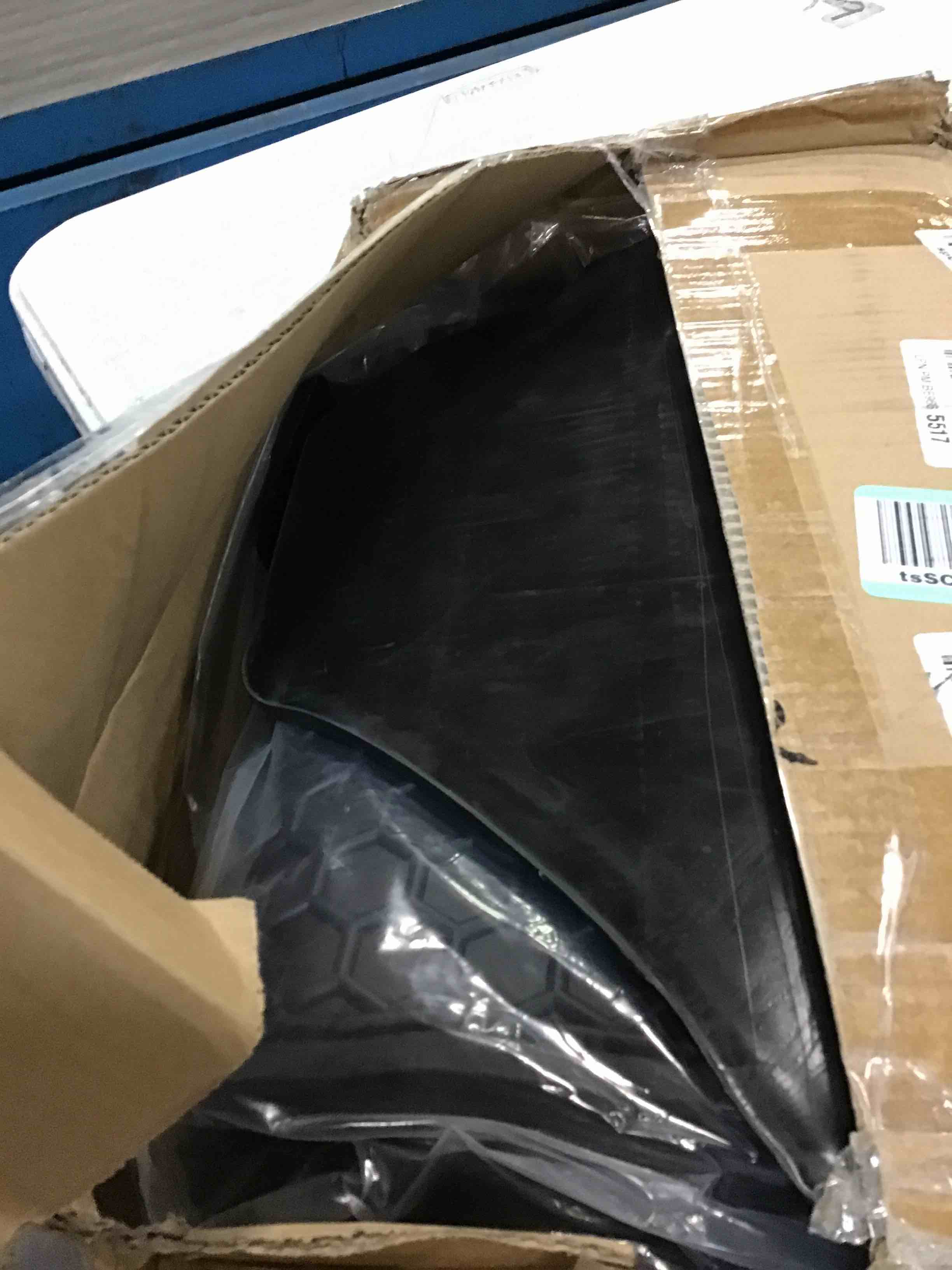 https://s3.amazonaws.com/lotting-images-prod/bidfta/PPE0064476_1723868583461.jpeg