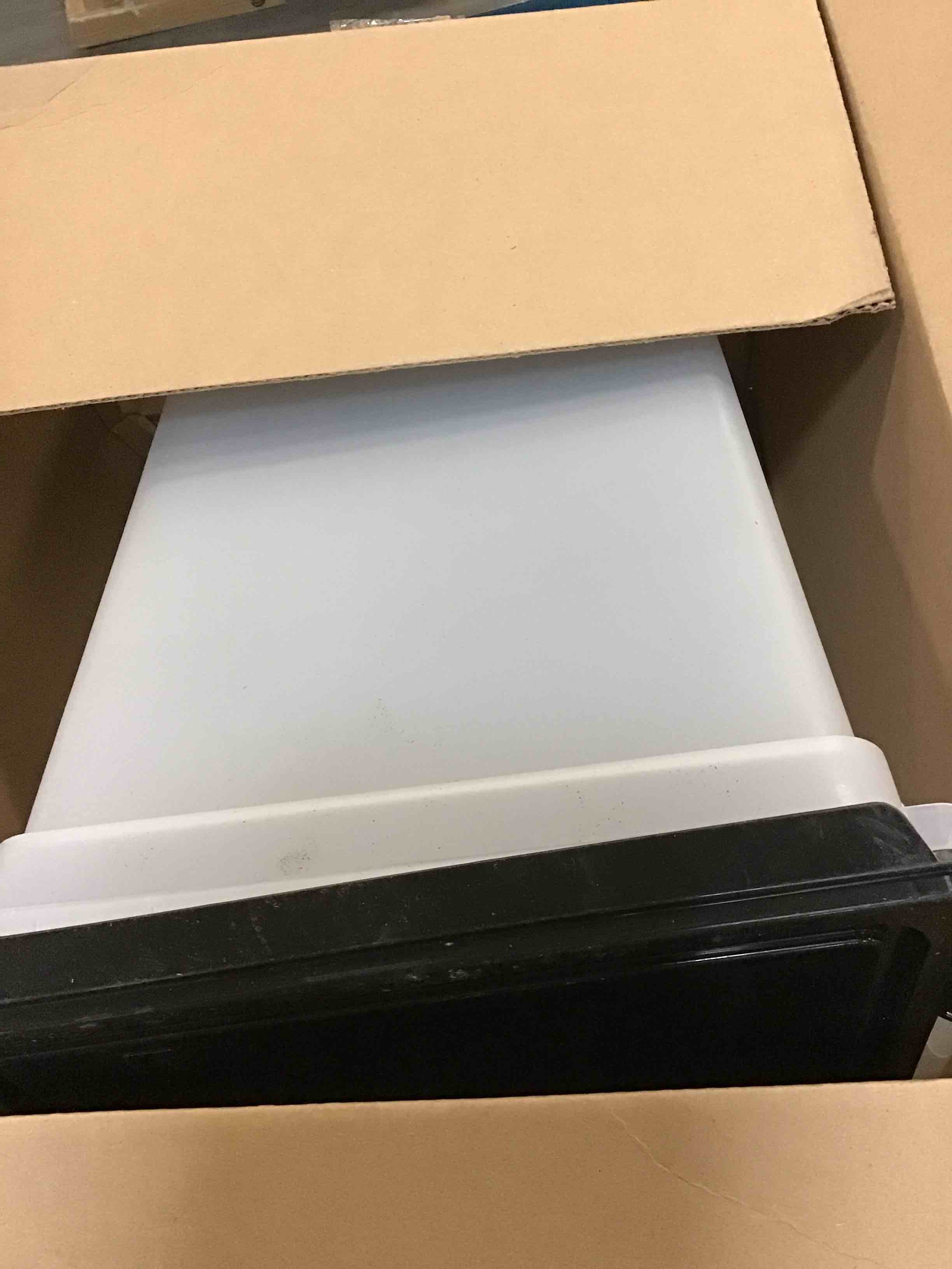 https://s3.amazonaws.com/lotting-images-prod/bidfta/PPE0065139_1723524264258.jpeg