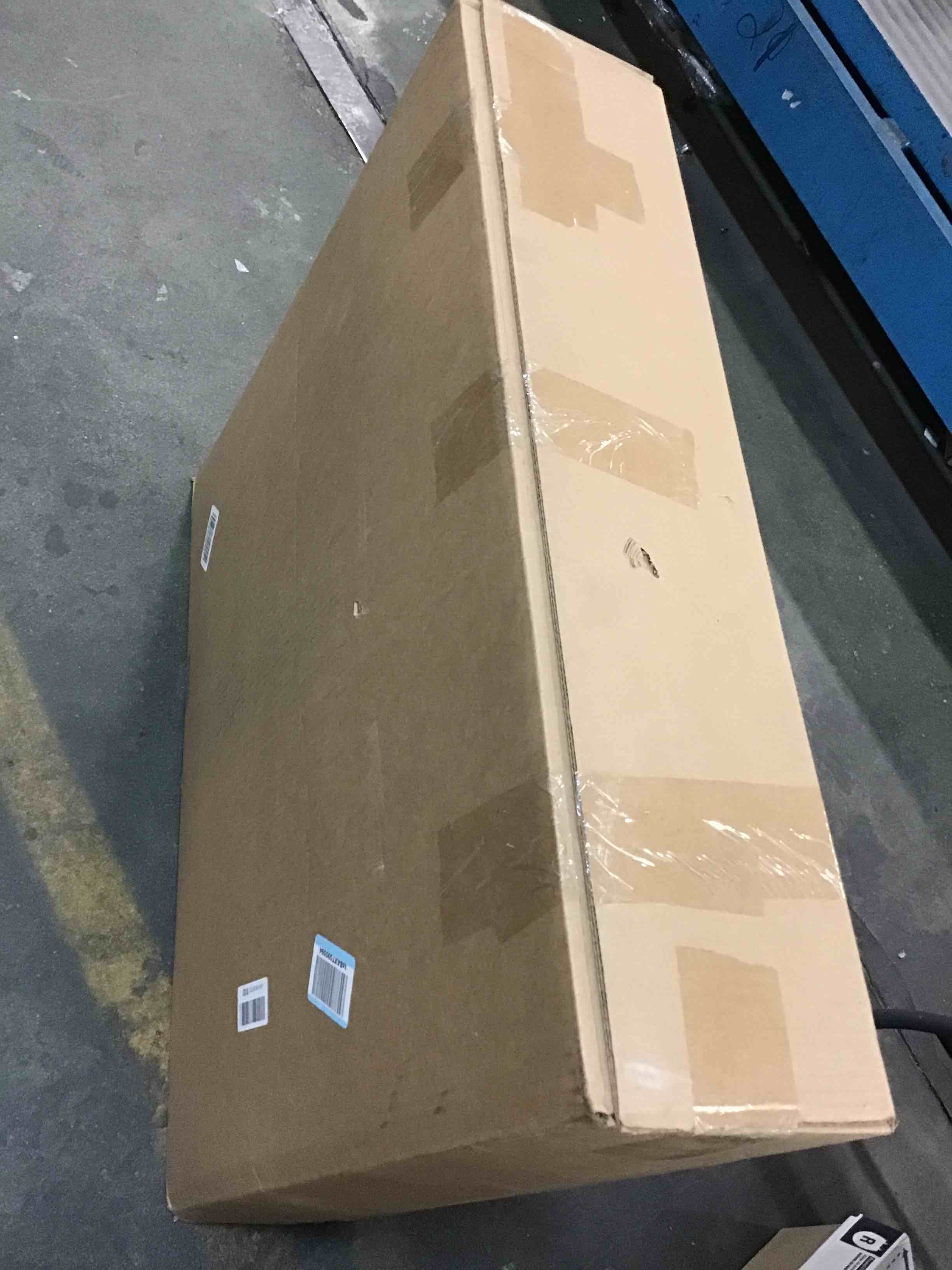 https://s3.amazonaws.com/lotting-images-prod/bidfta/PPE0065370_1723265535279.jpeg