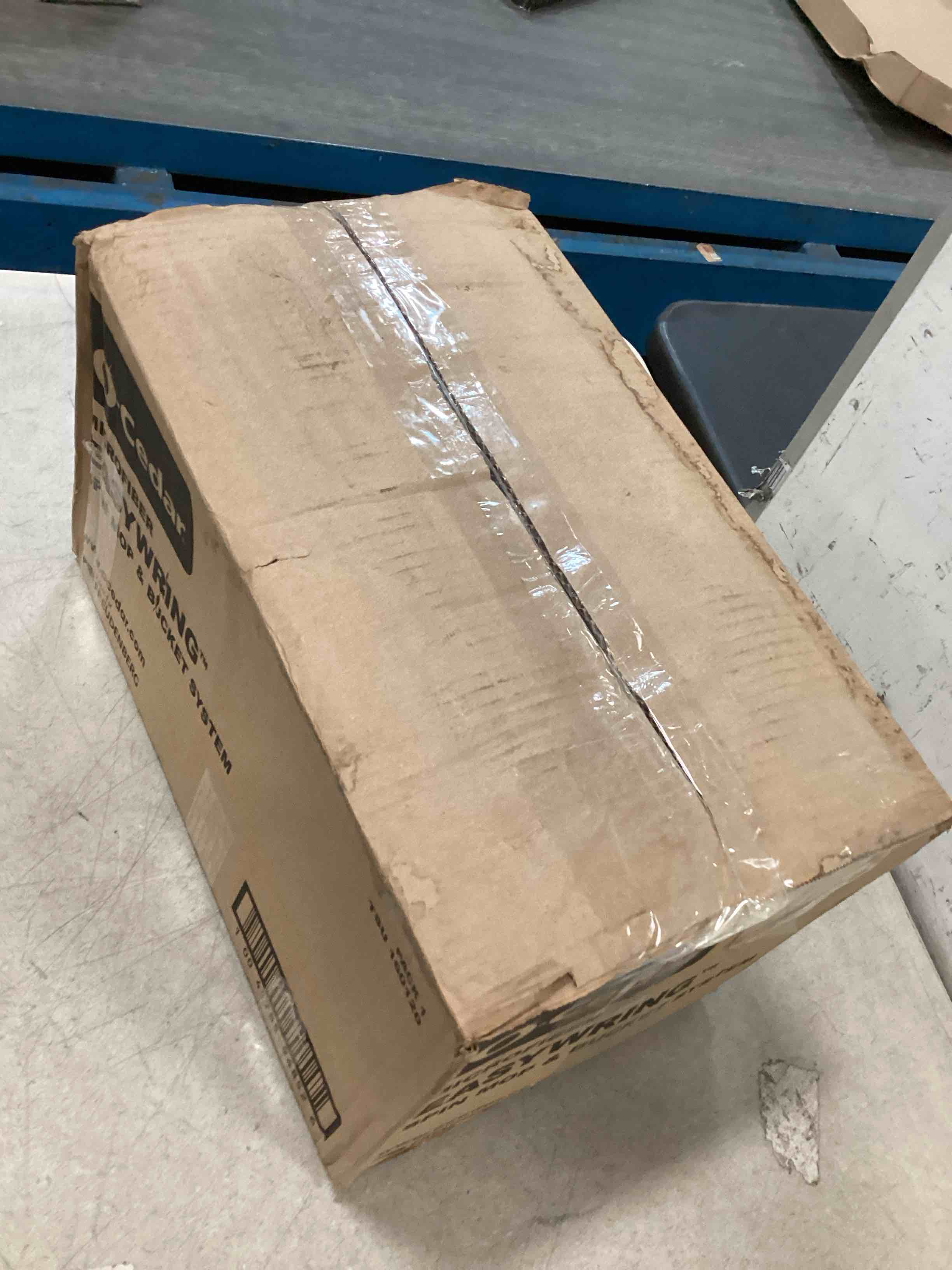 https://s3.amazonaws.com/lotting-images-prod/bidfta/PPE0066110_1724373109436.jpeg