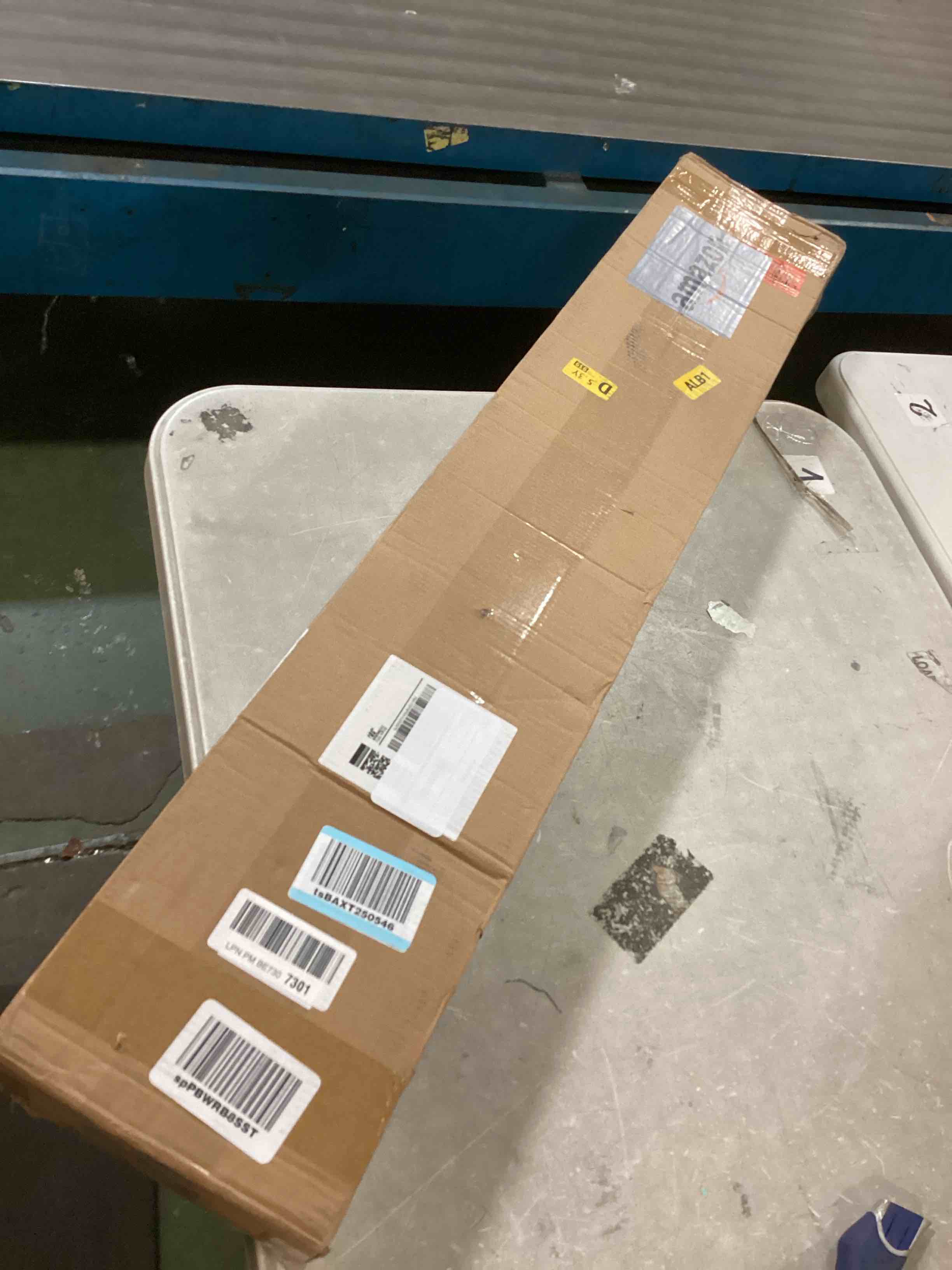 https://s3.amazonaws.com/lotting-images-prod/bidfta/PPE0066837_1723612335885.jpeg