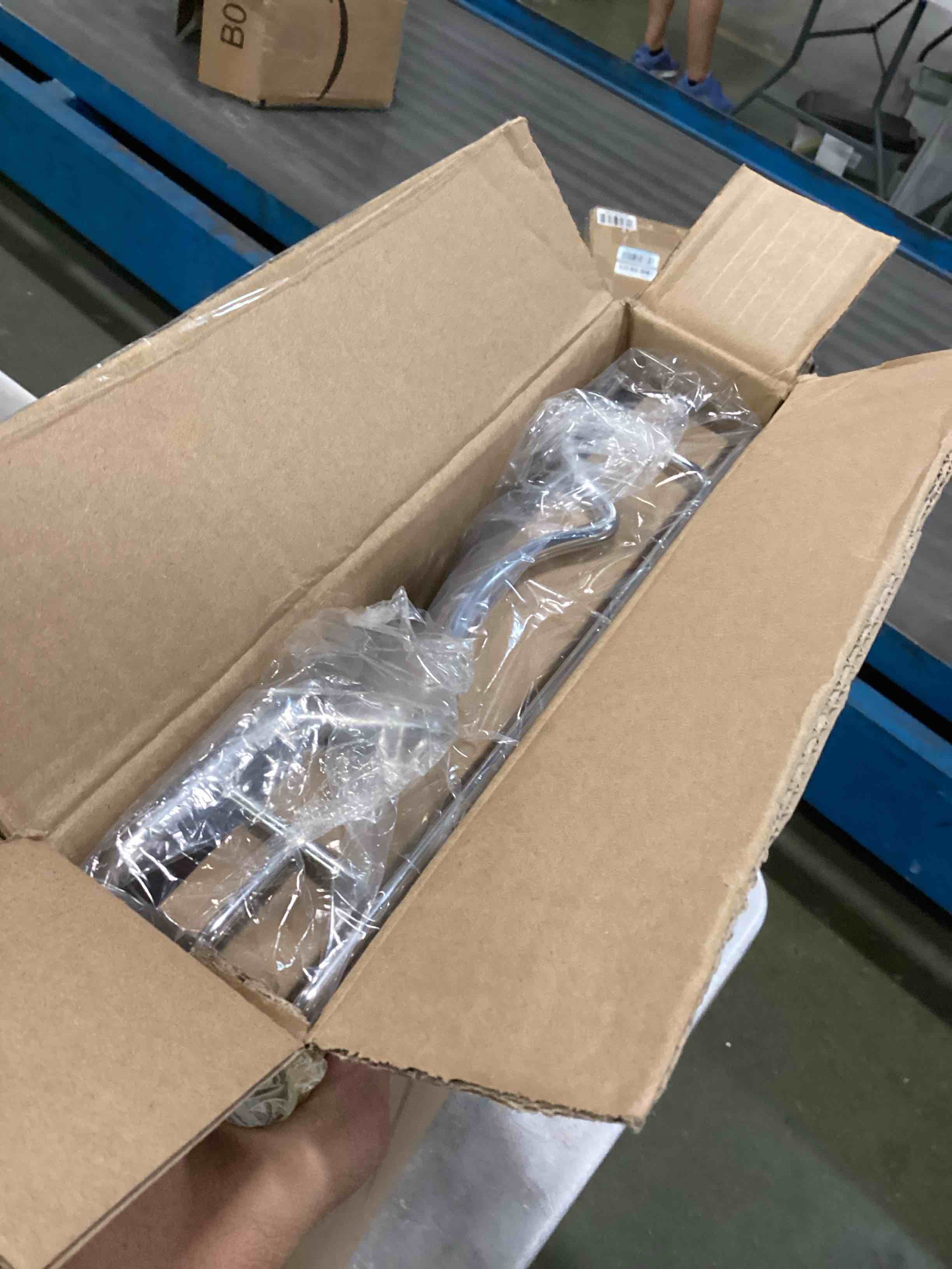 https://s3.amazonaws.com/lotting-images-prod/bidfta/PPE0066970_1723520395897.jpeg