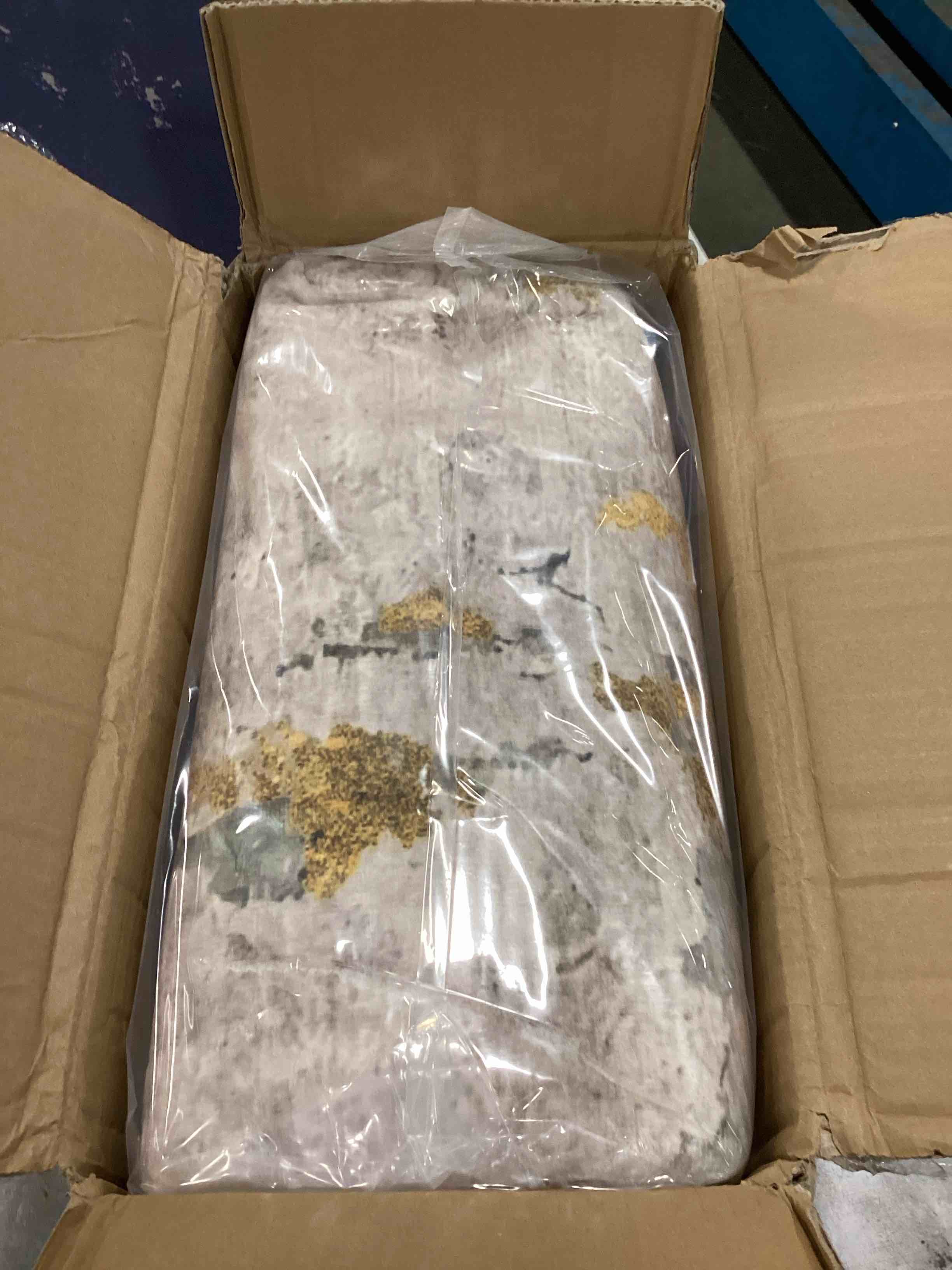 https://s3.amazonaws.com/lotting-images-prod/bidfta/PPE0067302_1723250437468.jpeg
