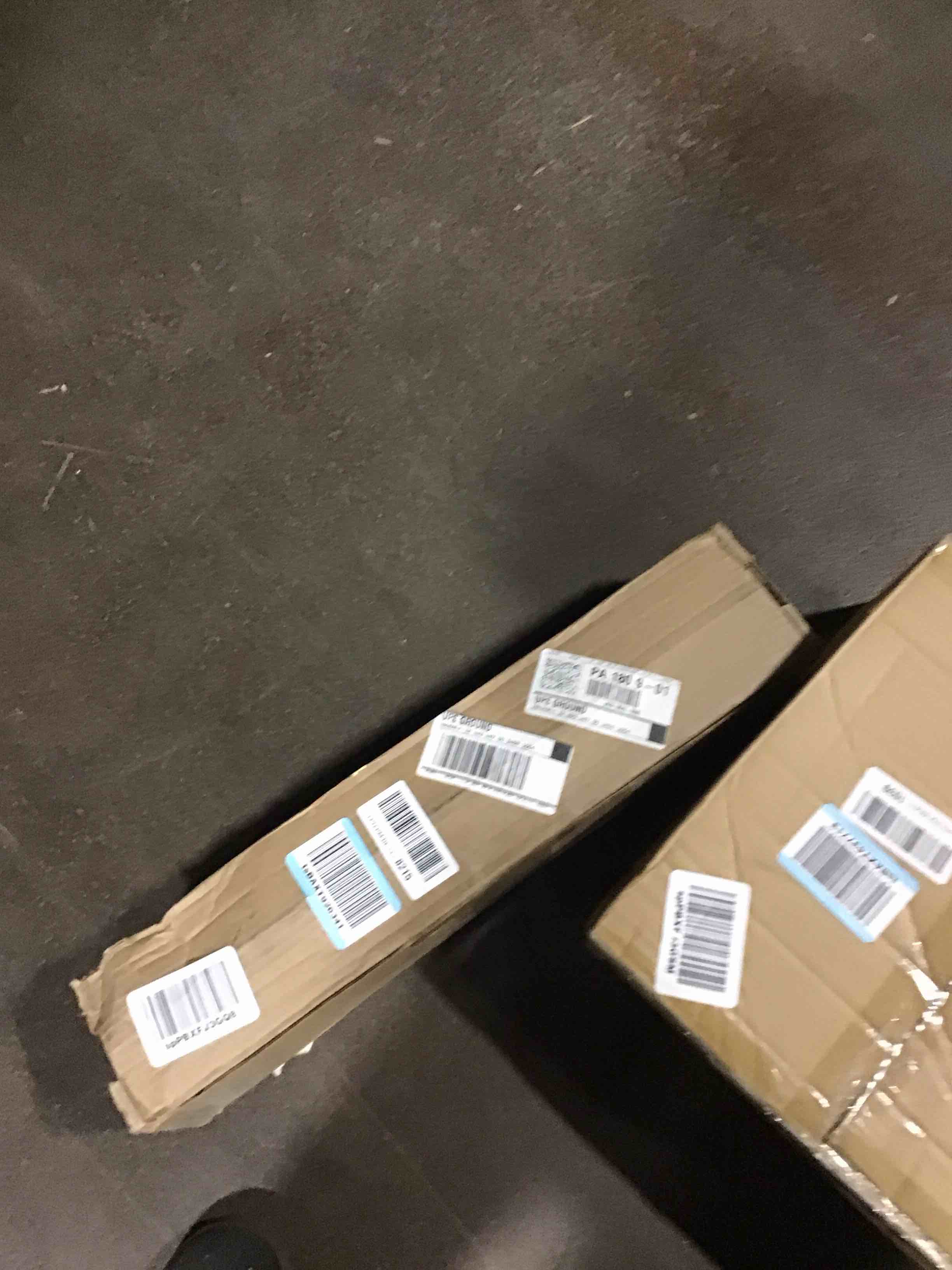 https://s3.amazonaws.com/lotting-images-prod/bidfta/PPE0073400_1728933145108.jpeg