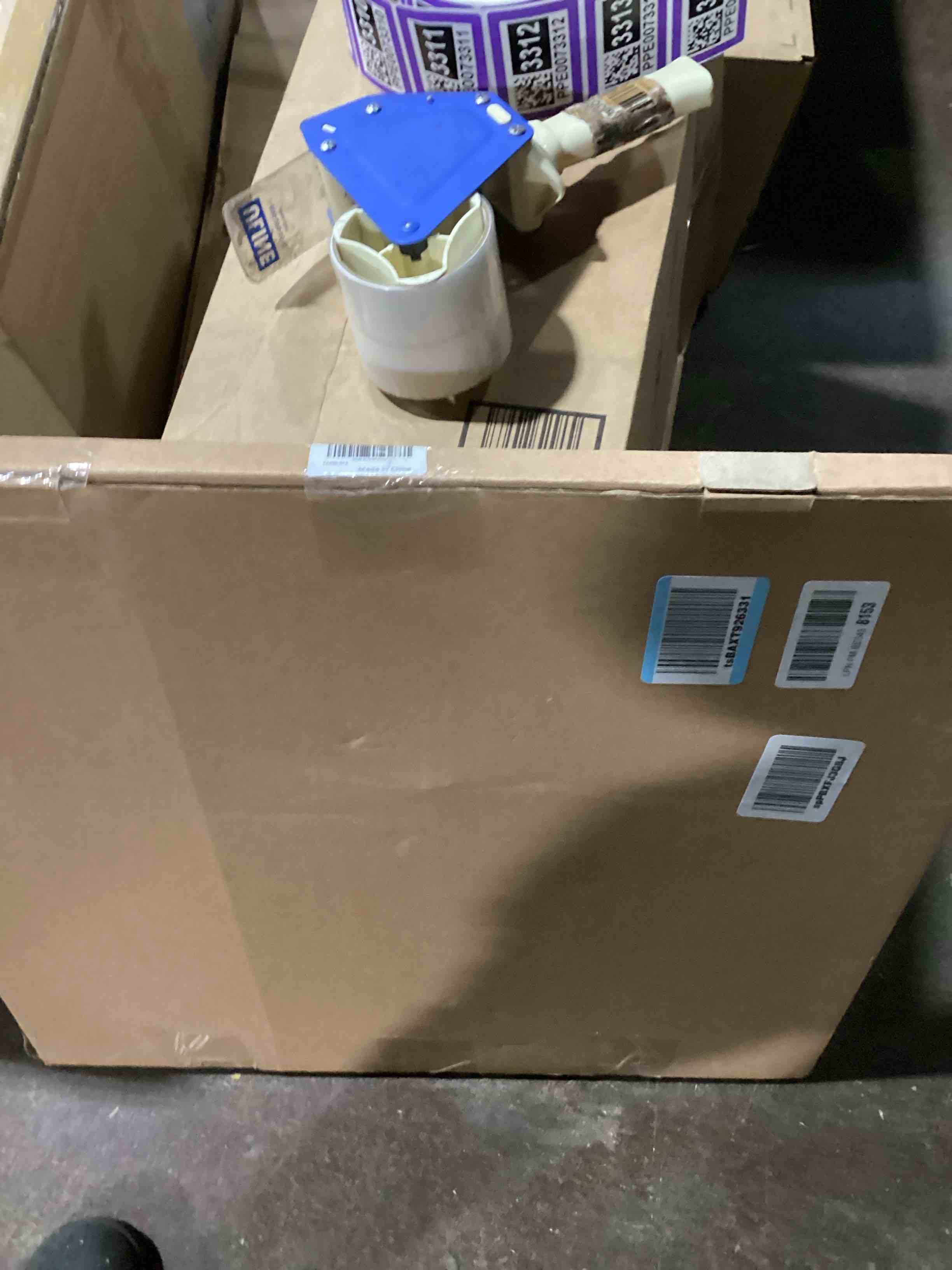 https://s3.amazonaws.com/lotting-images-prod/bidfta/PPE0073528_1728926057312.jpeg