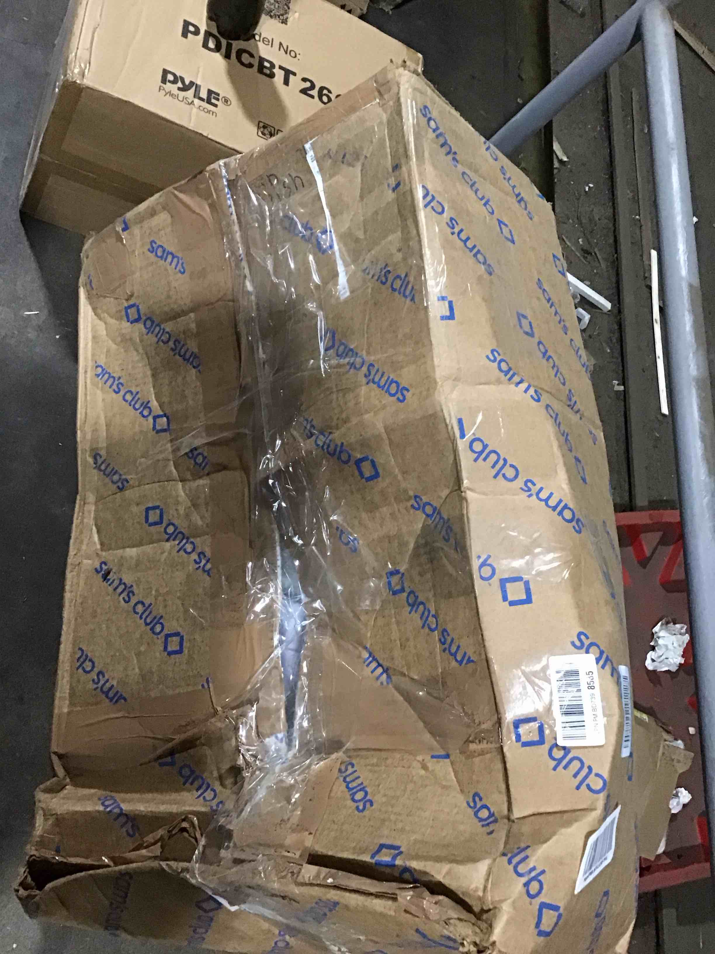 https://s3.amazonaws.com/lotting-images-prod/bidfta/PPE0075521_1728930177733.jpeg