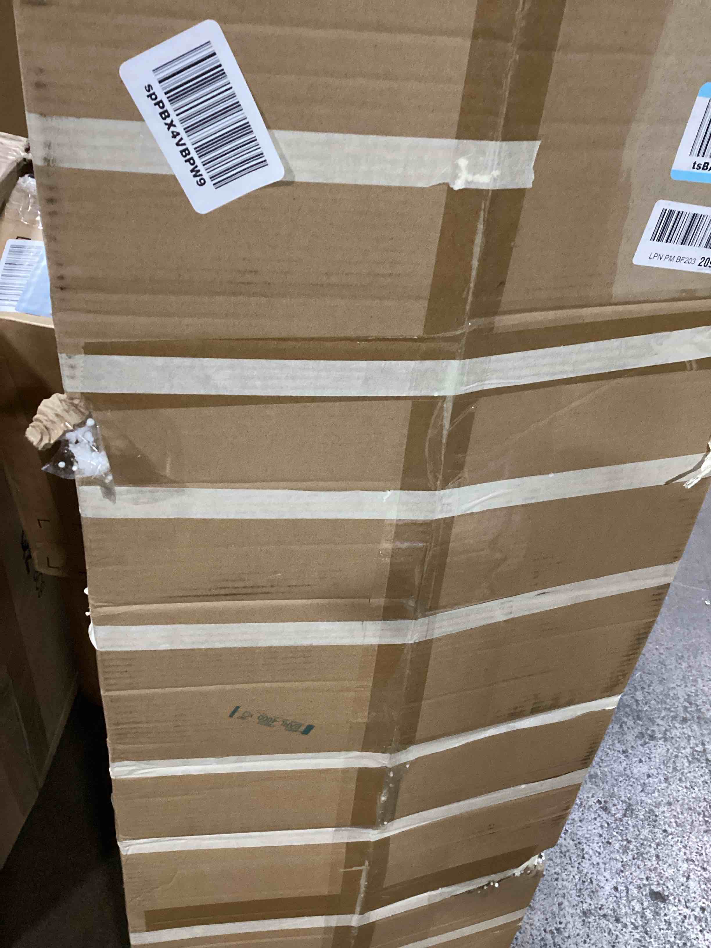 https://s3.amazonaws.com/lotting-images-prod/bidfta/PPE0077191_1728413706337.jpeg