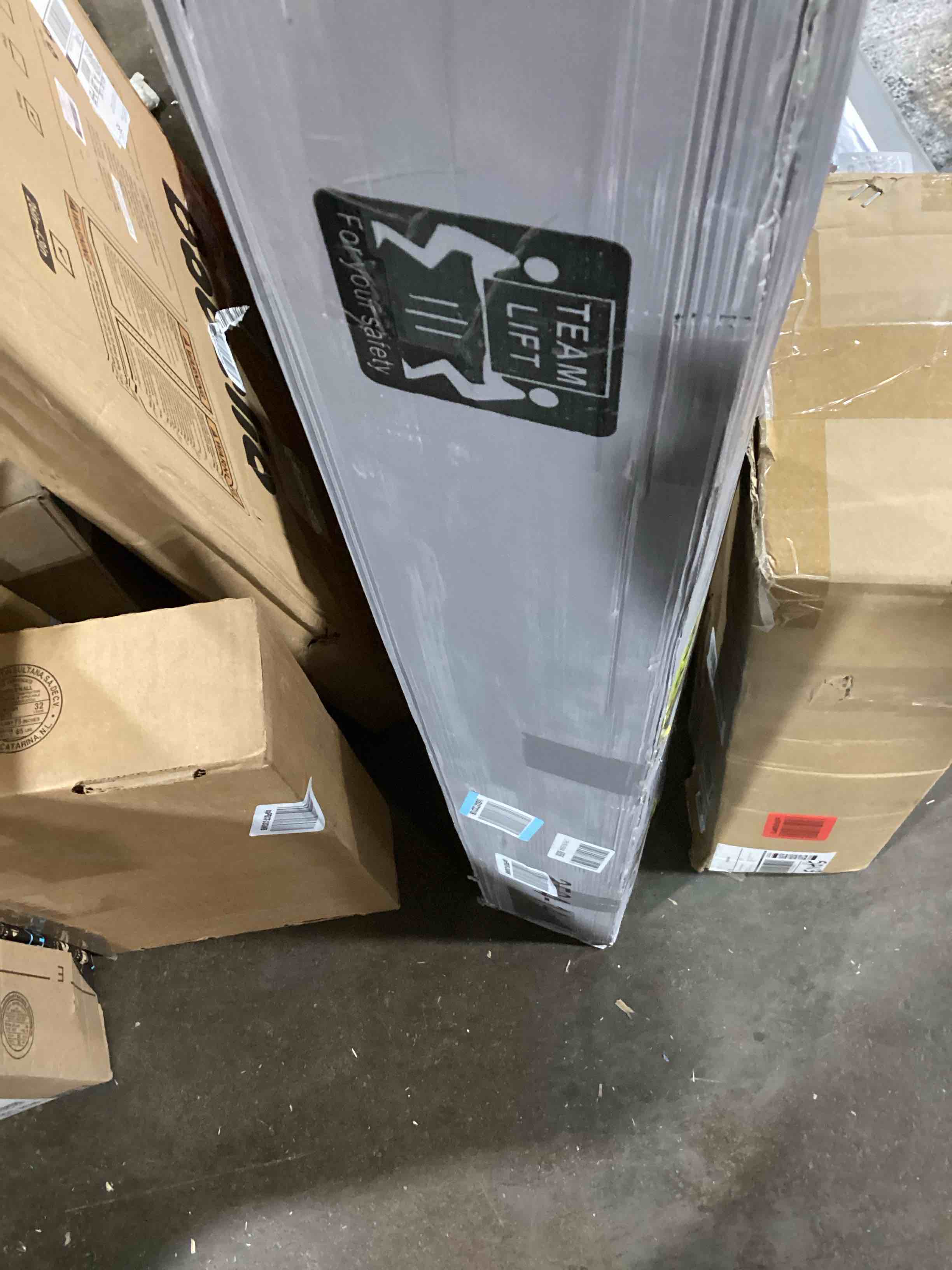 https://s3.amazonaws.com/lotting-images-prod/bidfta/PPE0082073_1728934043227.jpeg