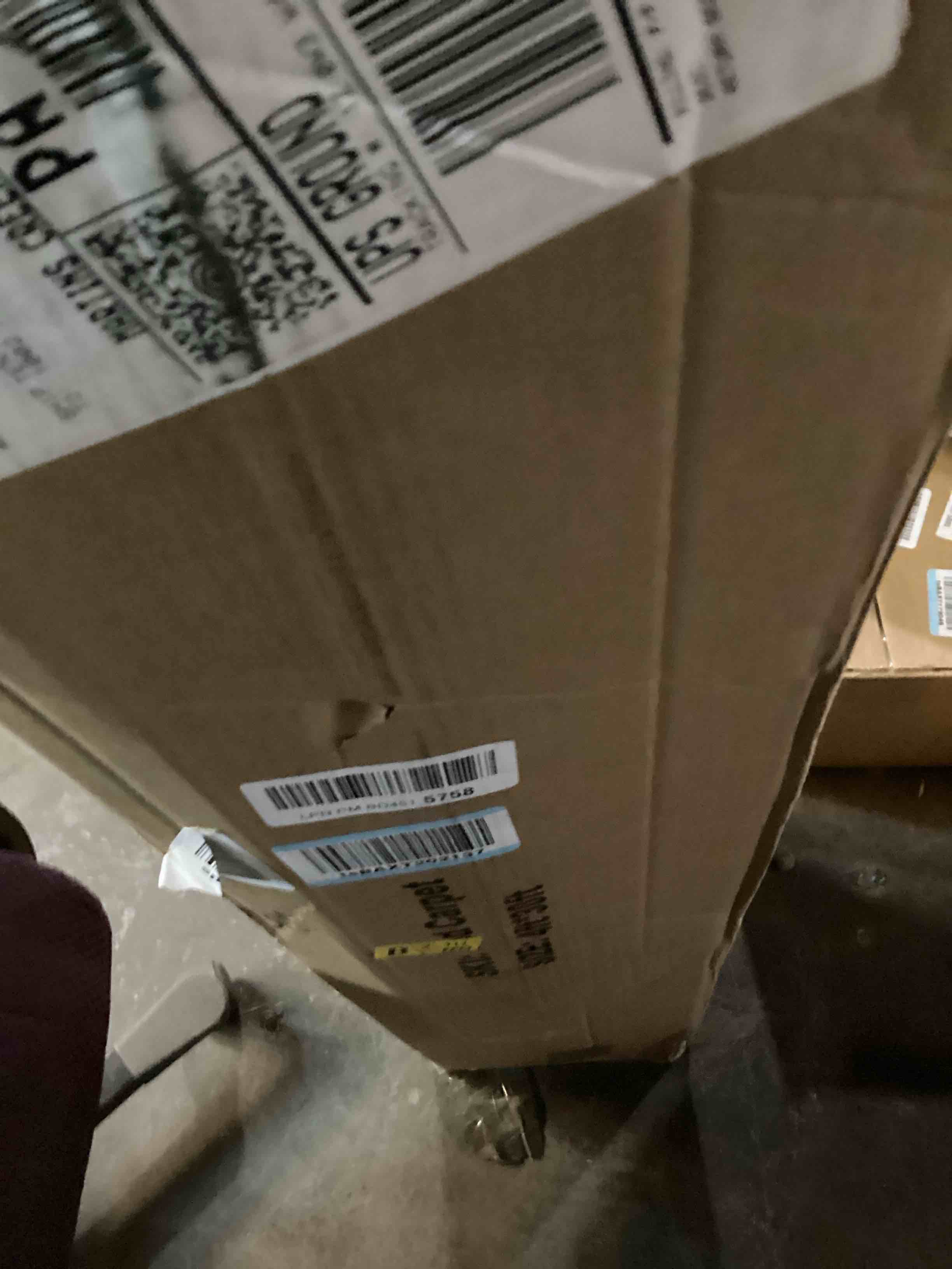 https://s3.amazonaws.com/lotting-images-prod/bidfta/PPE0082664_1728919417463.jpeg