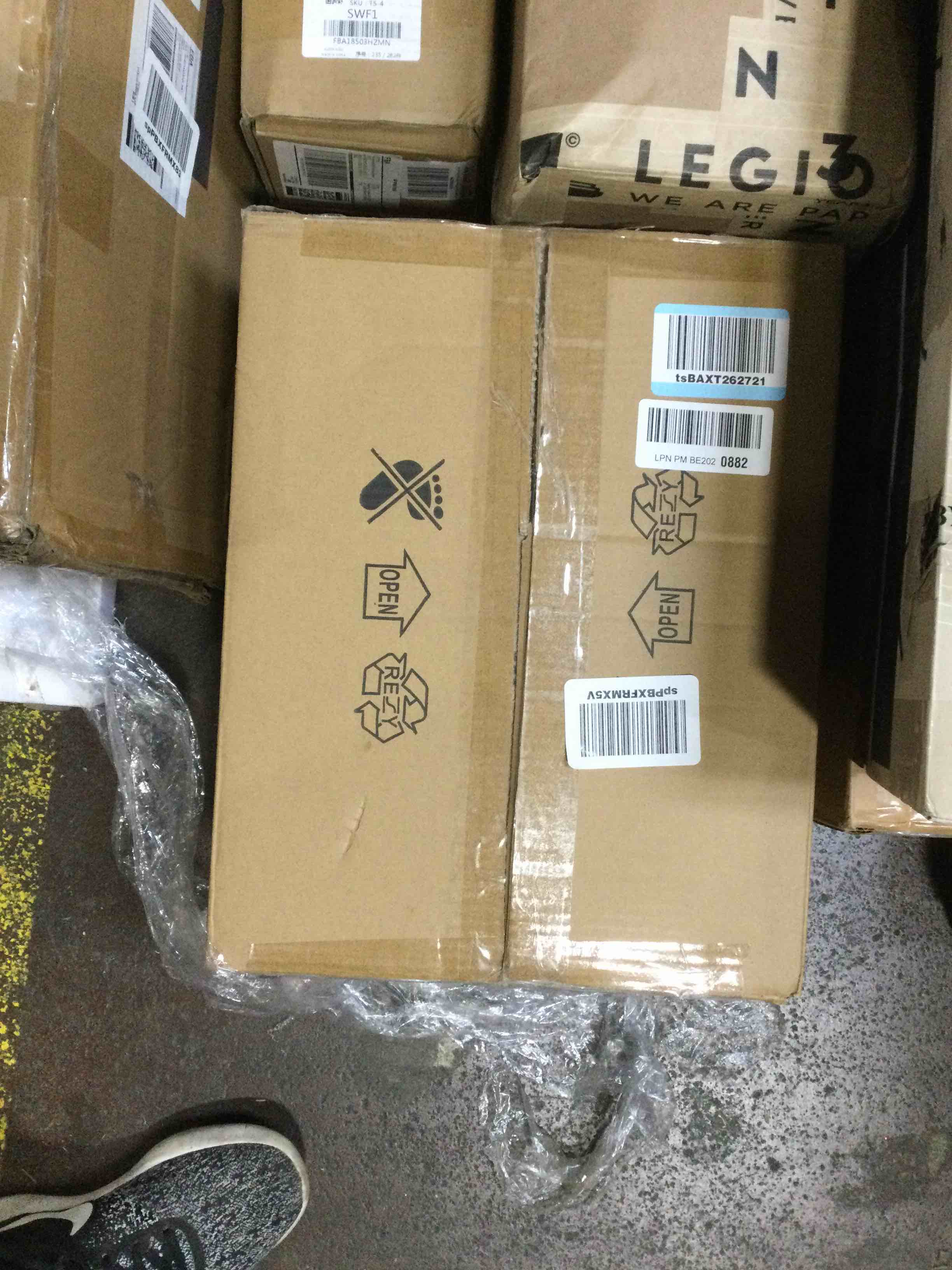 https://s3.amazonaws.com/lotting-images-prod/bidfta/PPE0085156_1728500884541.jpeg