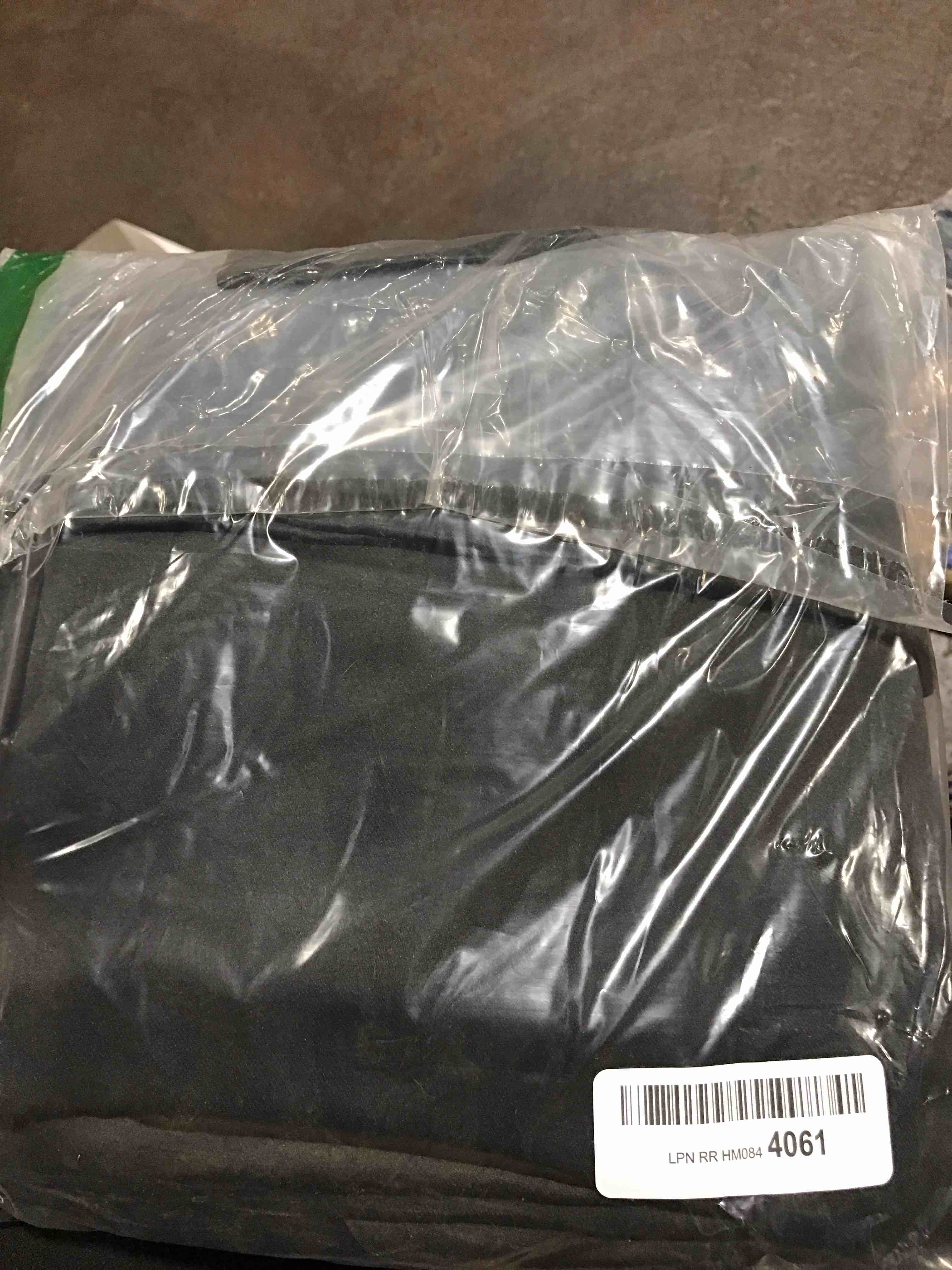https://s3.amazonaws.com/lotting-images-prod/bidfta/PPE0086215_1730474384435.jpeg