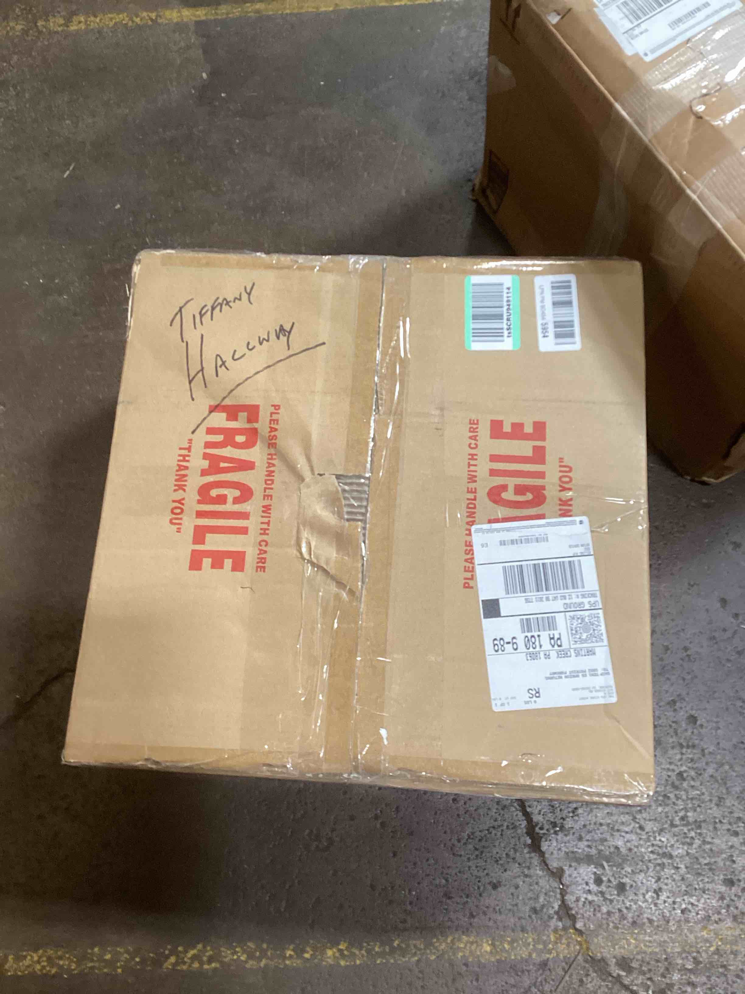 https://s3.amazonaws.com/lotting-images-prod/bidfta/PPE0088211_1729783537991.jpeg