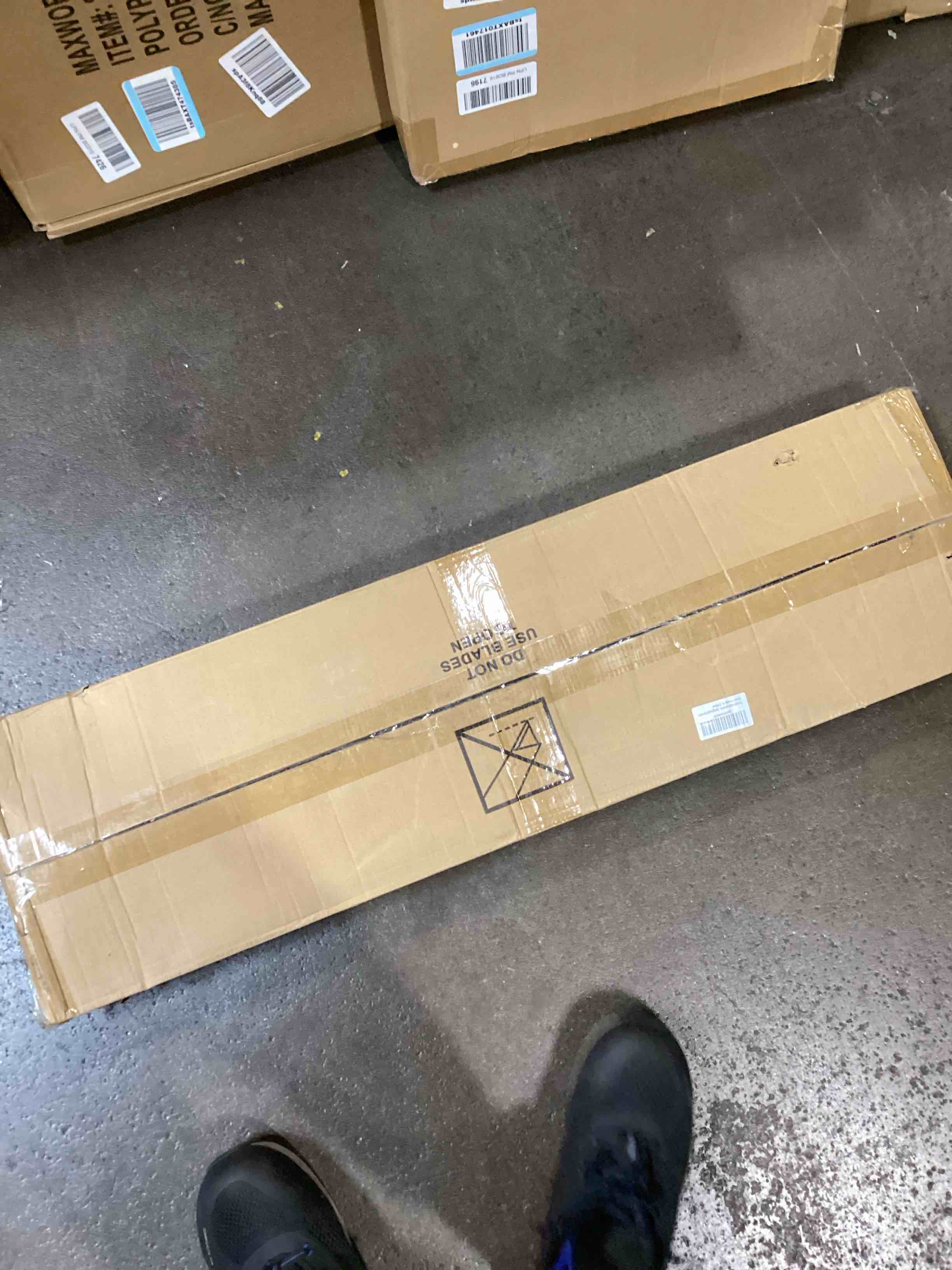 https://s3.amazonaws.com/lotting-images-prod/bidfta/PPE0088895_1729694394469.jpeg
