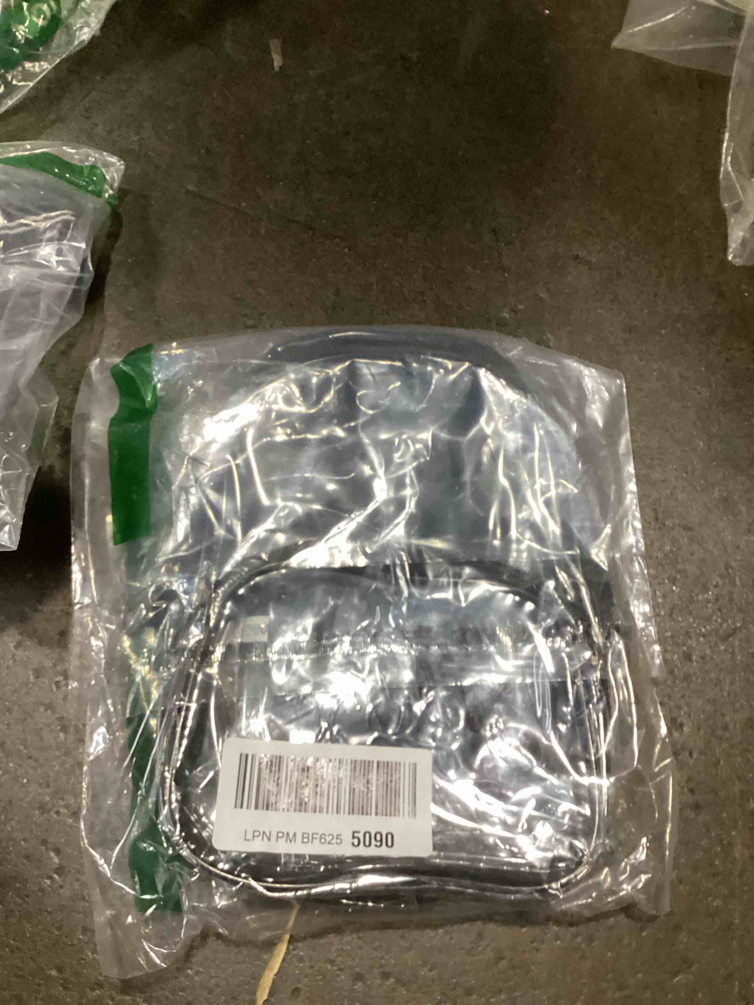 https://s3.amazonaws.com/lotting-images-prod/bidfta/PPE0089640_1729099165741.jpeg