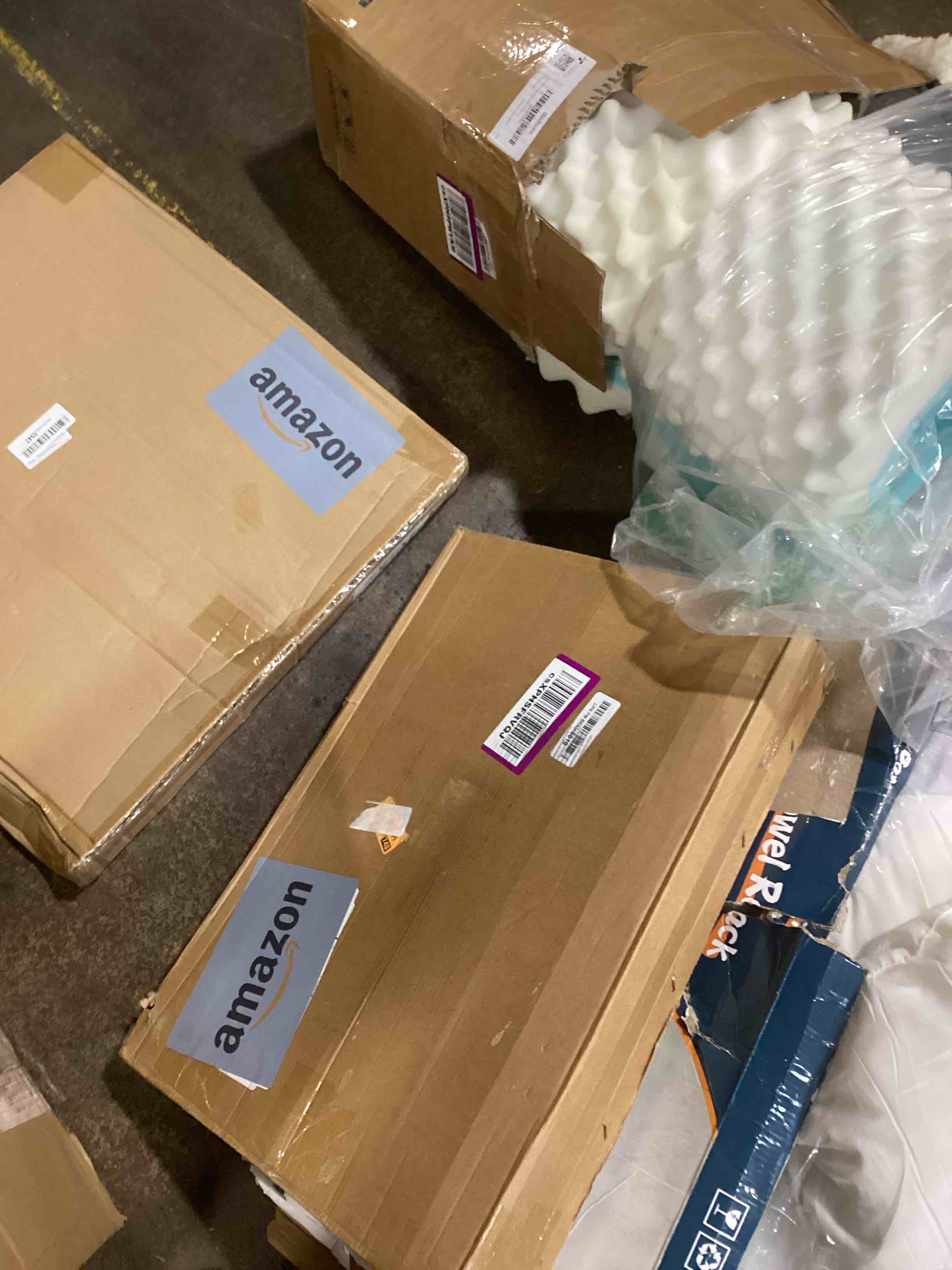 https://s3.amazonaws.com/lotting-images-prod/bidfta/PPE0095300_1729023898194.jpeg