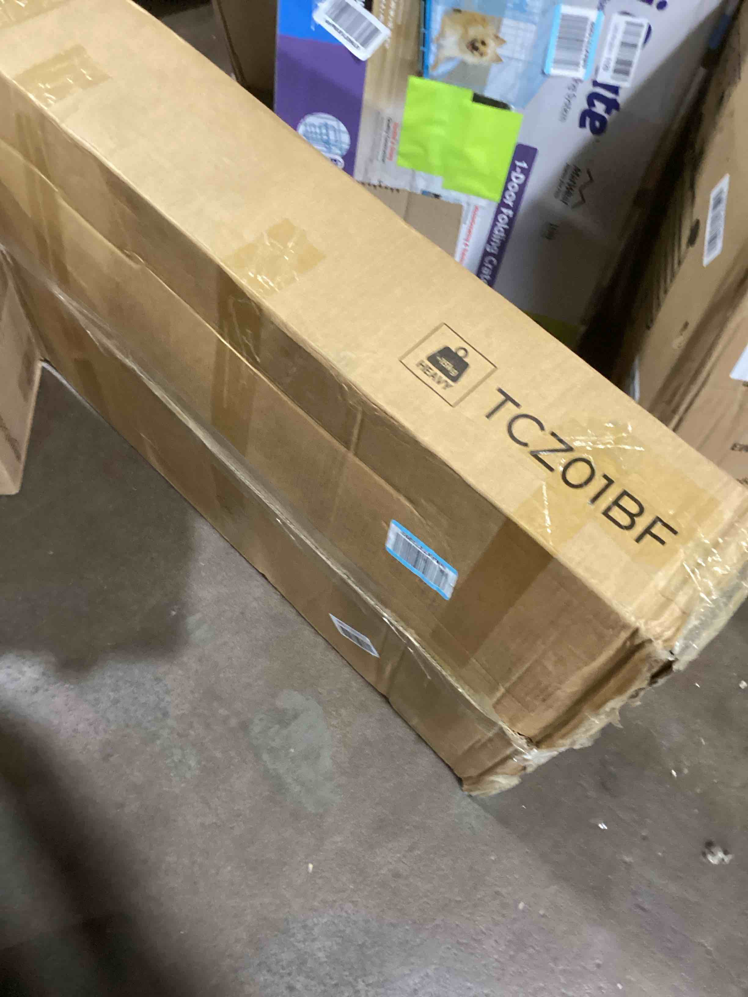 https://s3.amazonaws.com/lotting-images-prod/bidfta/PPE0095957_1728916770070.jpeg