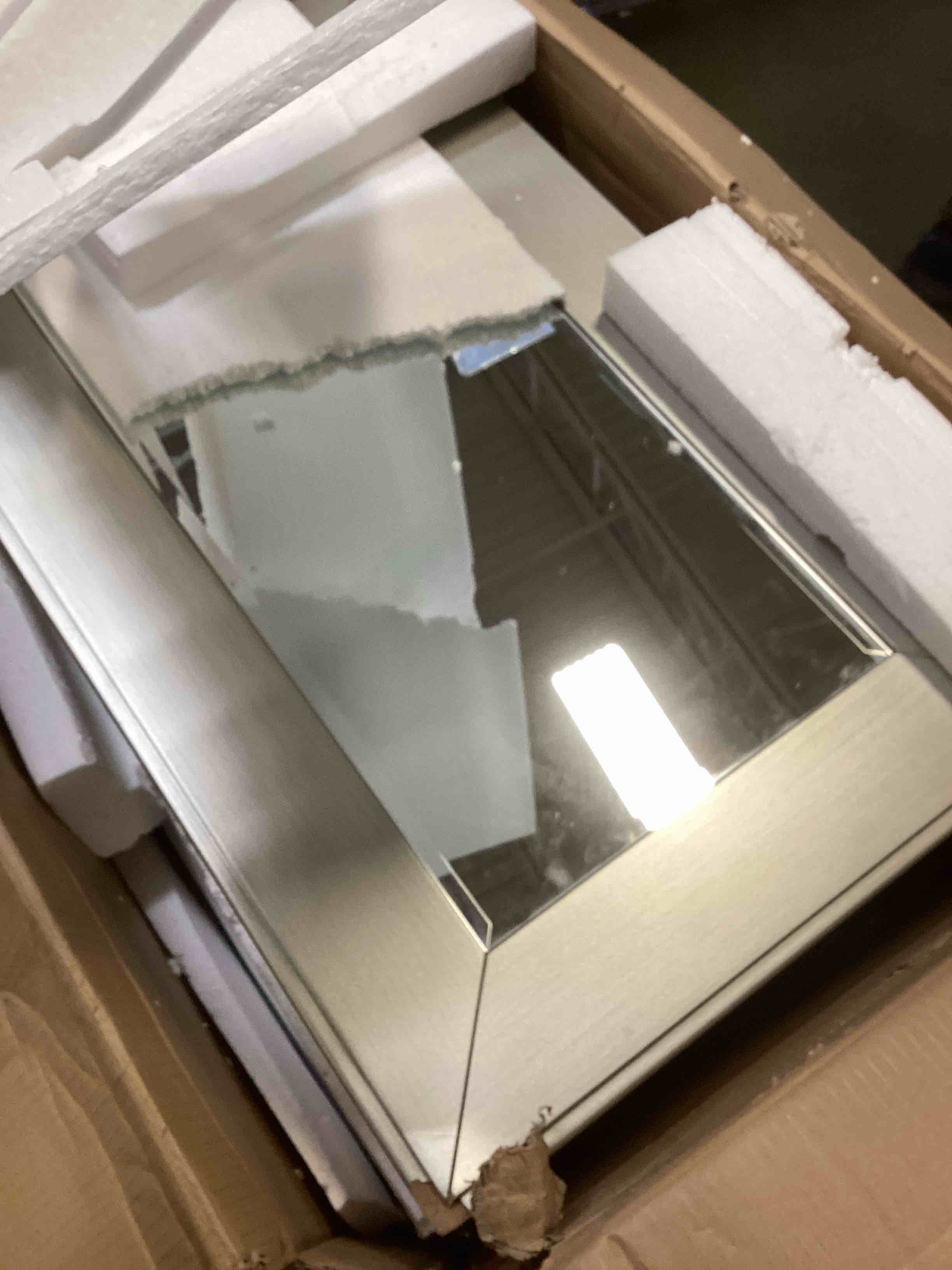 https://s3.amazonaws.com/lotting-images-prod/bidfta/PPE0106654_1736790863235.jpeg