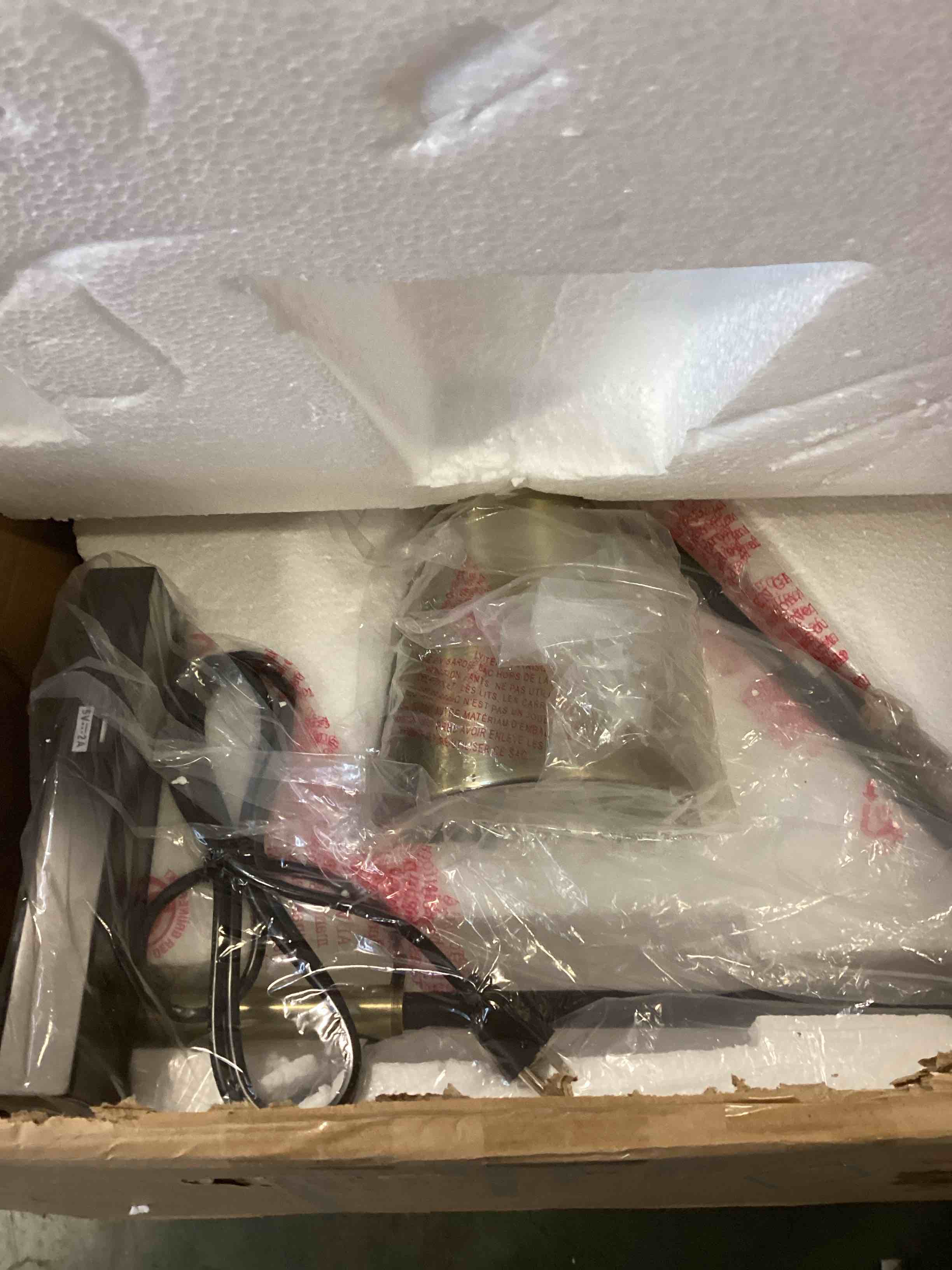https://s3.amazonaws.com/lotting-images-prod/bidfta/PPE0106957_1736432784336.jpeg