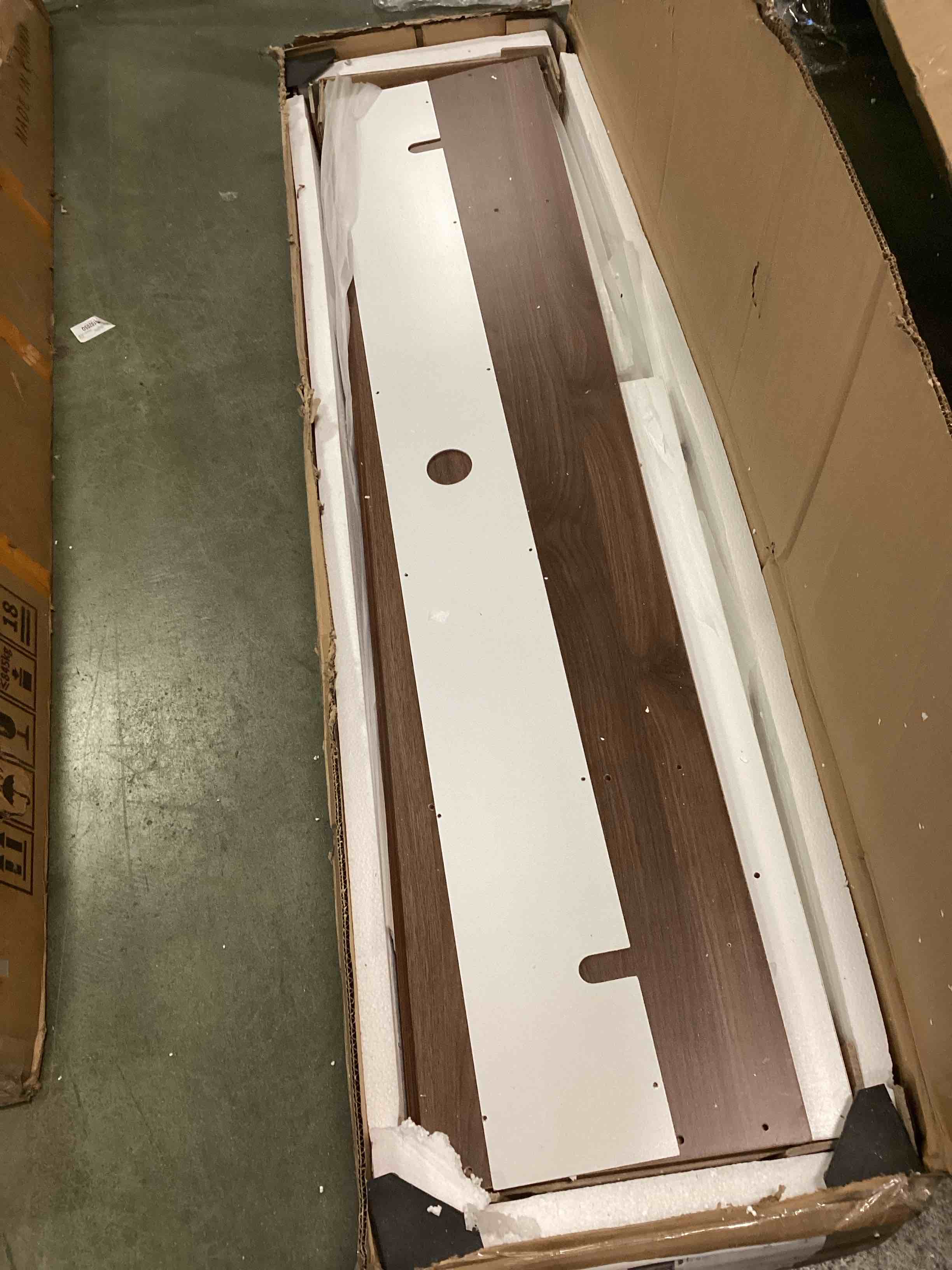 https://s3.amazonaws.com/lotting-images-prod/bidfta/PPE0107389_1735823731448.jpeg