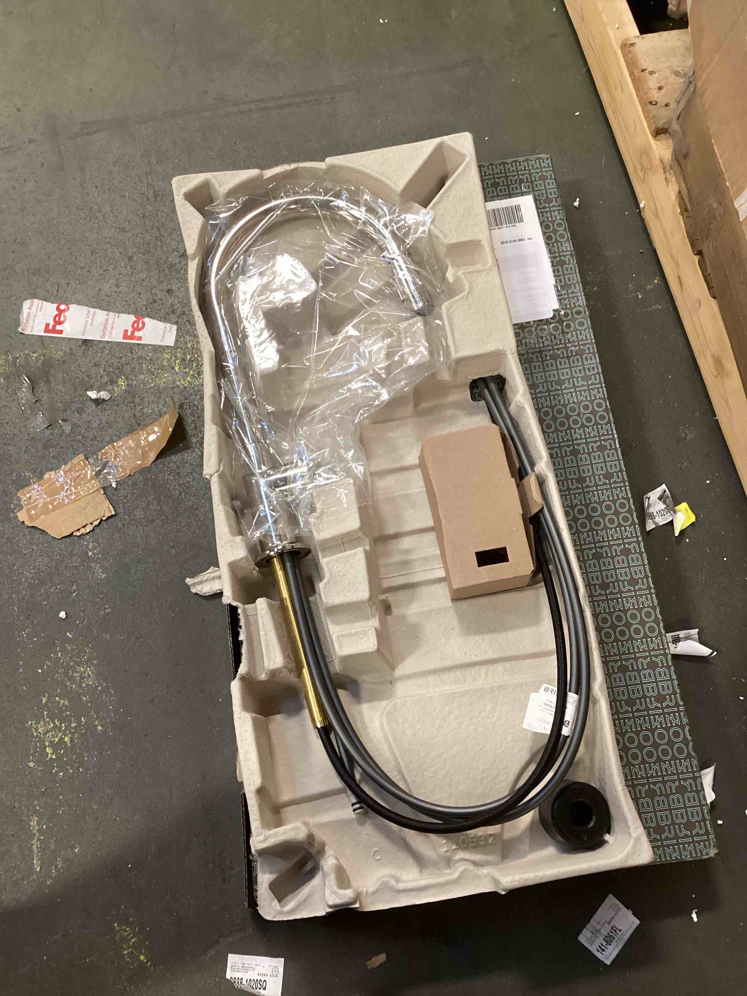 https://s3.amazonaws.com/lotting-images-prod/bidfta/PPE0107918_1734961789824.jpeg