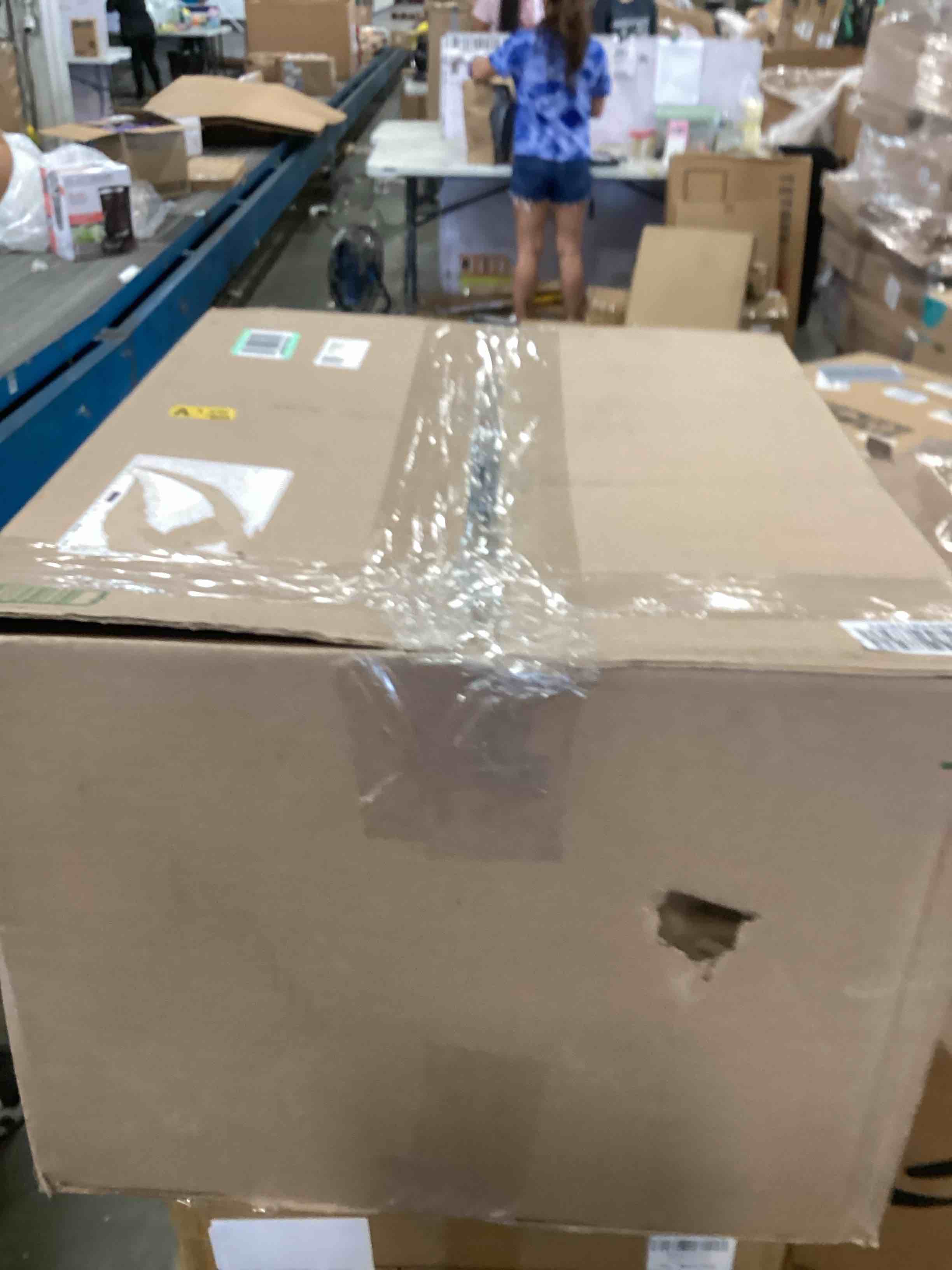 https://s3.amazonaws.com/lotting-images-prod/bidfta/PPE0114169_1723836043863.jpeg