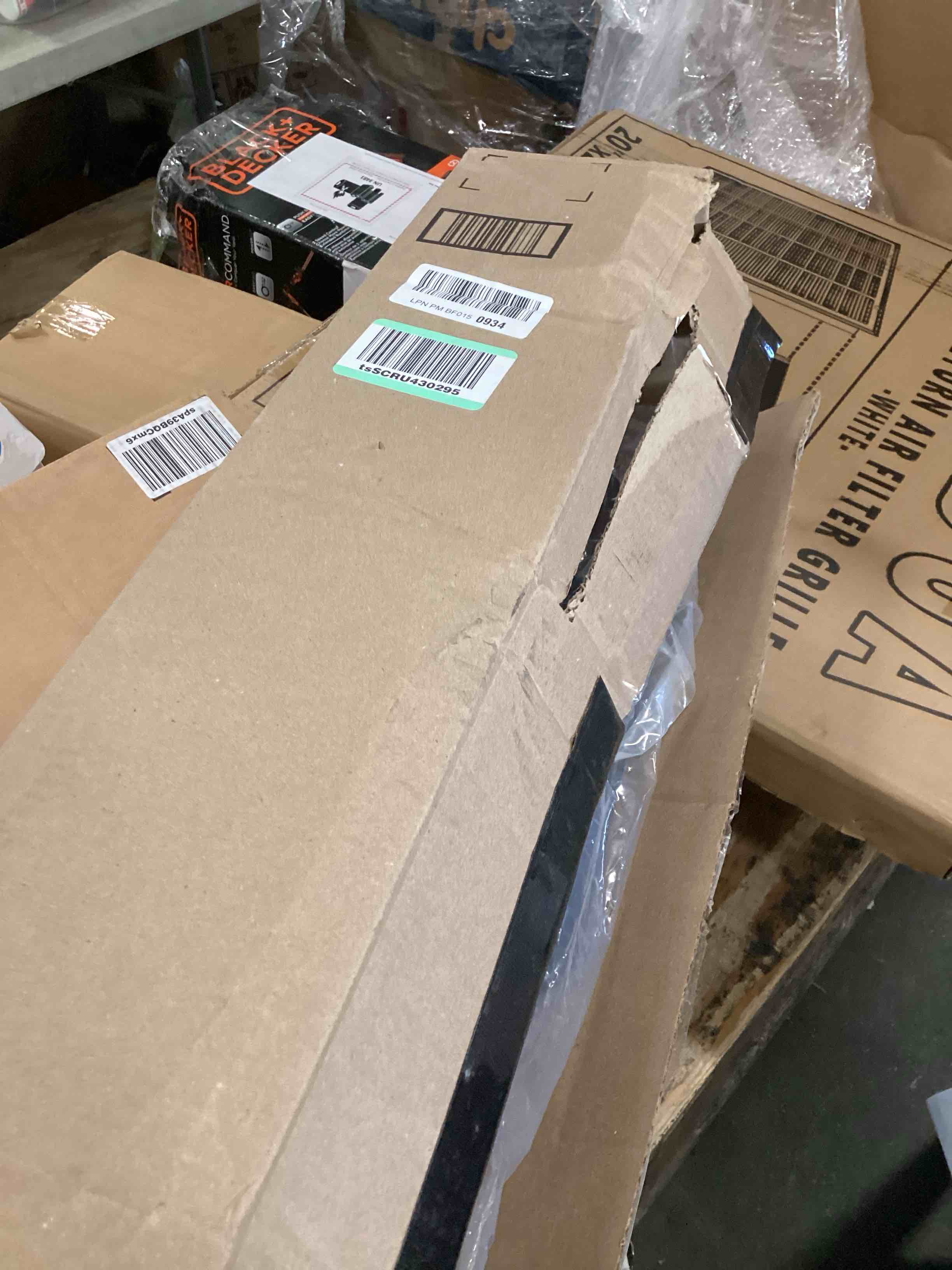 https://s3.amazonaws.com/lotting-images-prod/bidfta/PPE0114213_1724069975733.jpeg