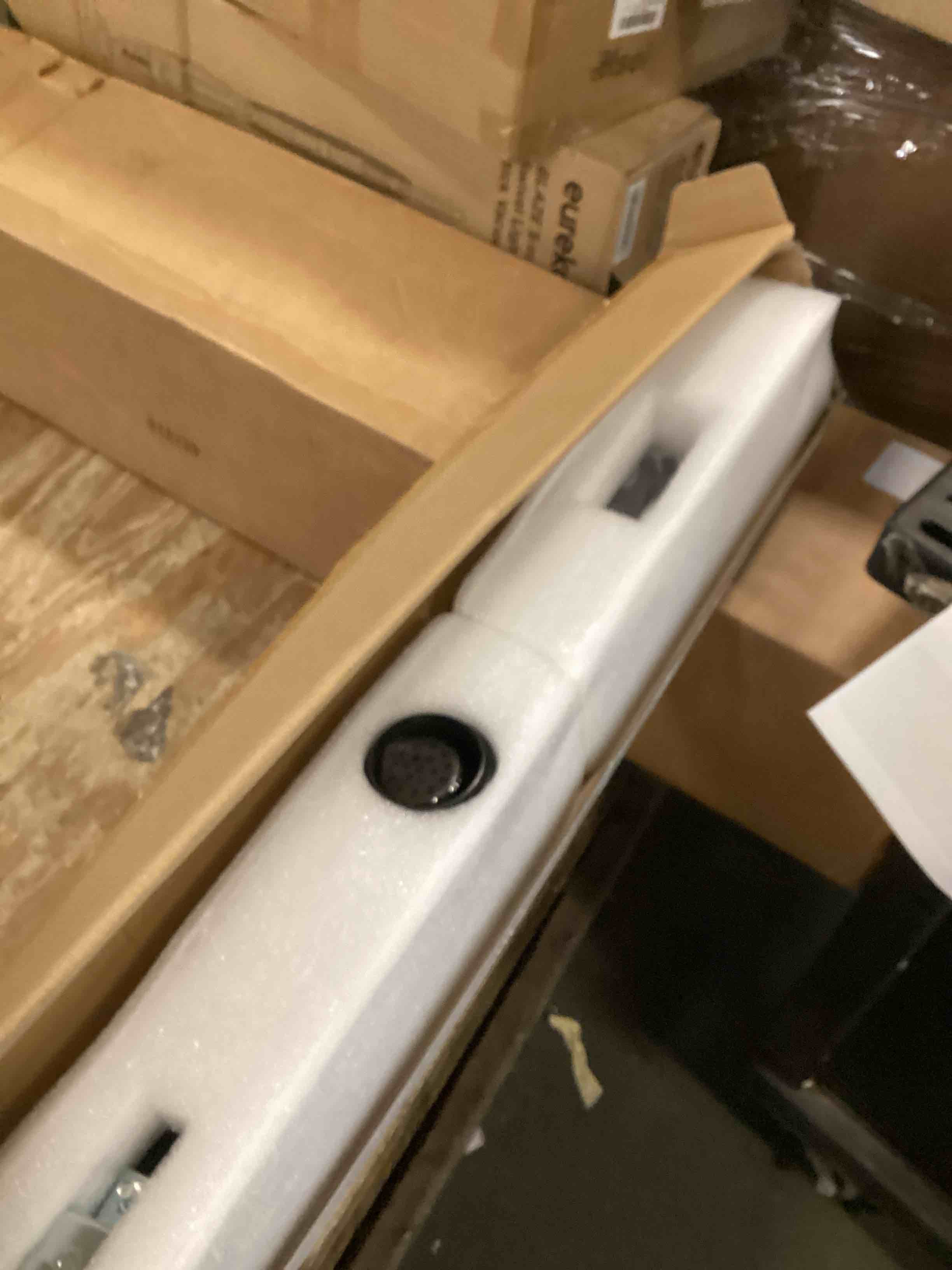 https://s3.amazonaws.com/lotting-images-prod/bidfta/PPE0114266_1724077399527.jpeg