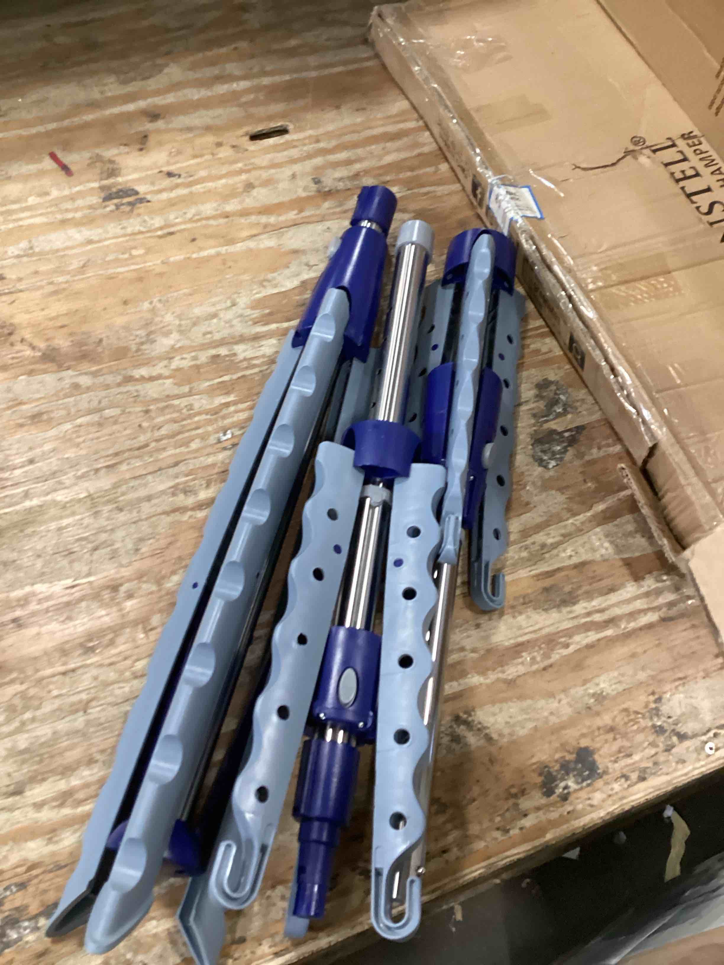 https://s3.amazonaws.com/lotting-images-prod/bidfta/PPE0114314_1724083551372.jpeg
