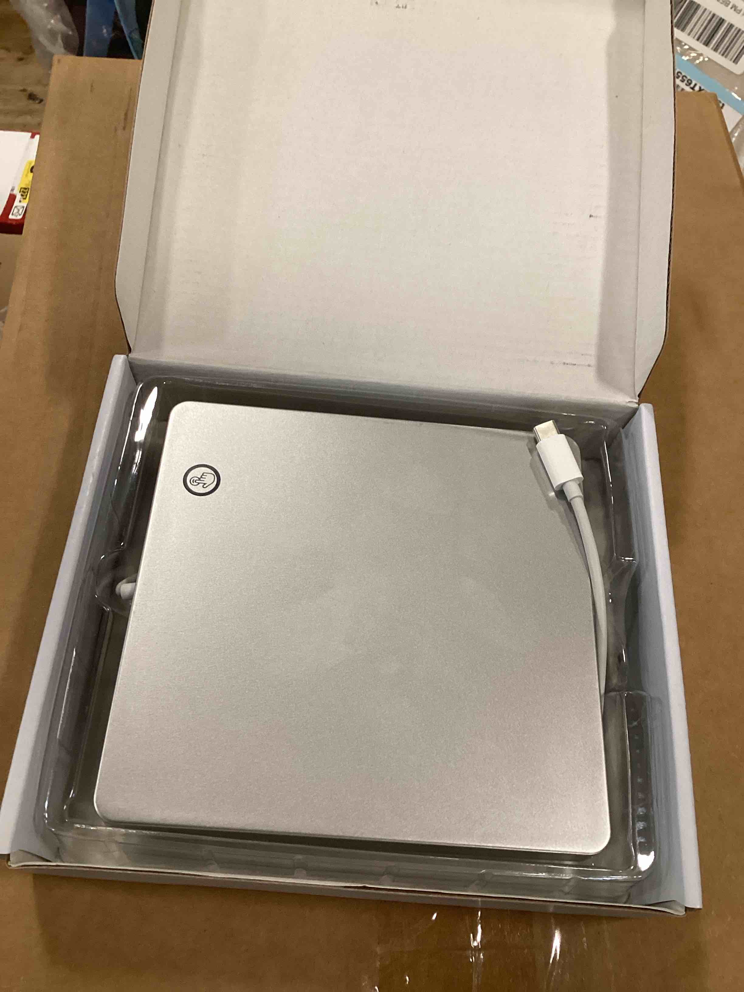 https://s3.amazonaws.com/lotting-images-prod/bidfta/PPE0114470_1724158677376.jpeg