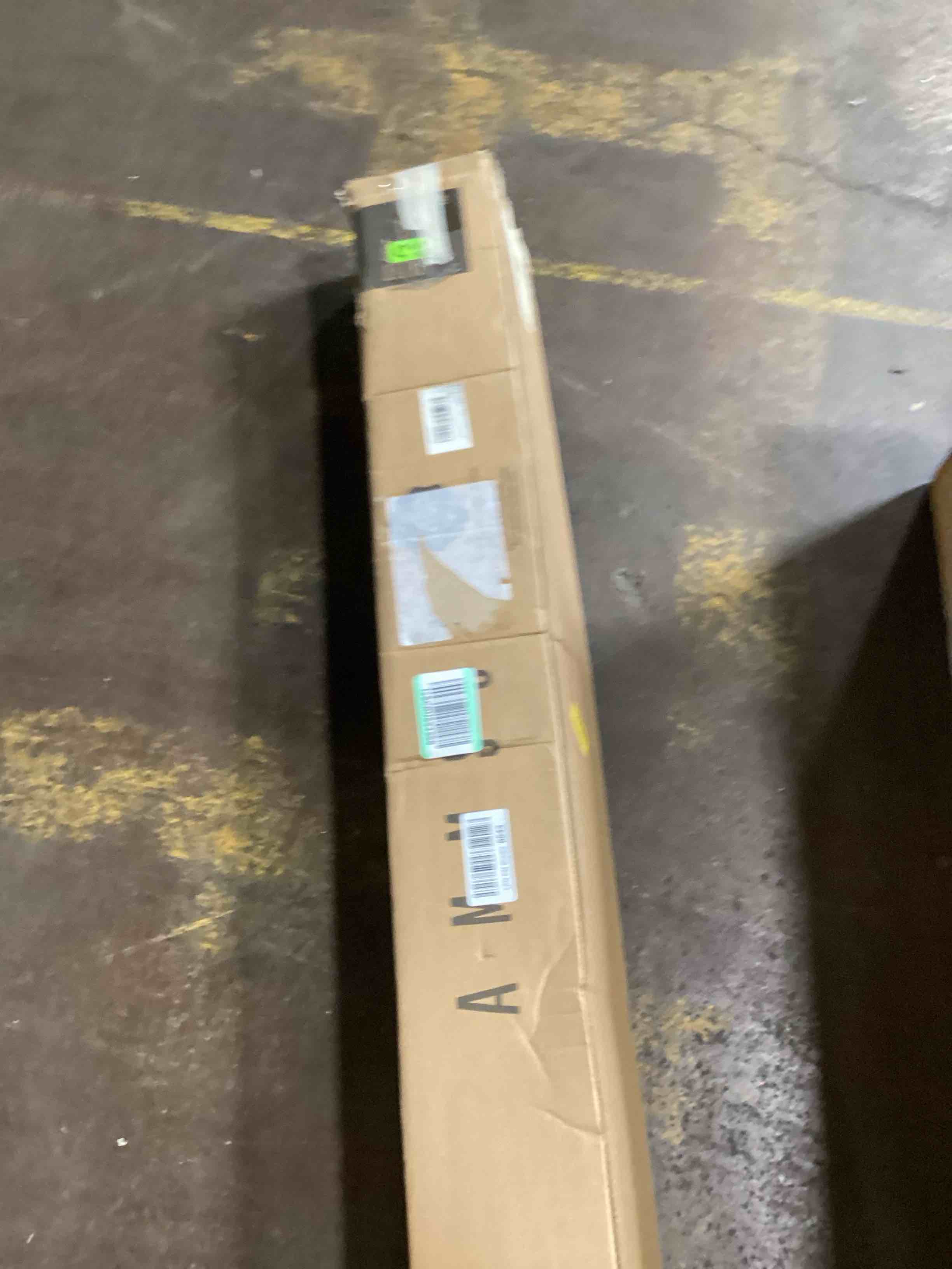 https://s3.amazonaws.com/lotting-images-prod/bidfta/PPE0120891_1725376360265.jpeg