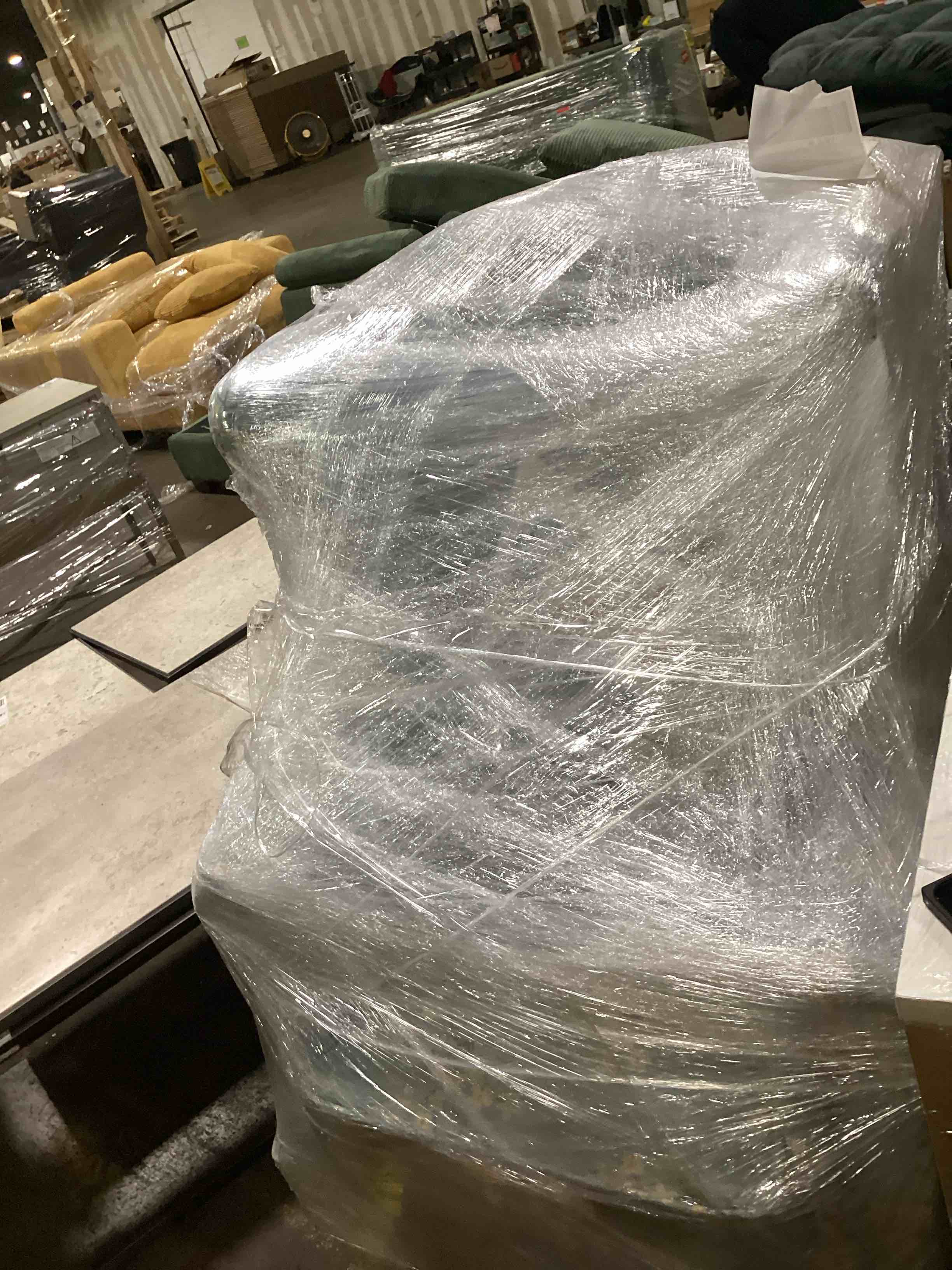 https://s3.amazonaws.com/lotting-images-prod/bidfta/PPE0121996_1724685390656.jpeg