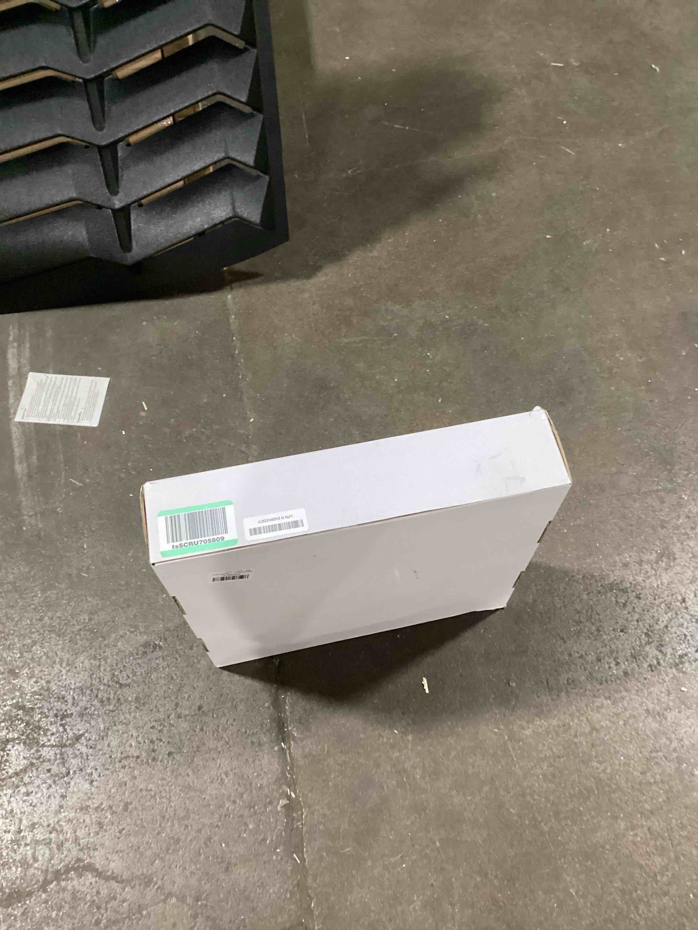 https://s3.amazonaws.com/lotting-images-prod/bidfta/PPE0124985_1727448525948.jpeg