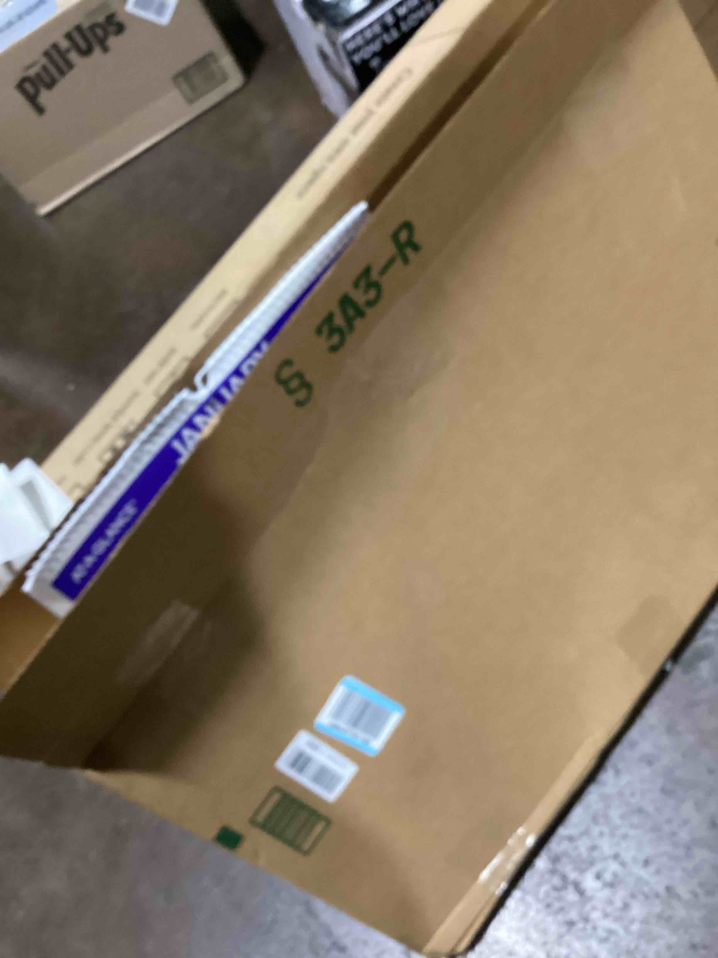 https://s3.amazonaws.com/lotting-images-prod/bidfta/PPE0125370_1727356361695.jpeg