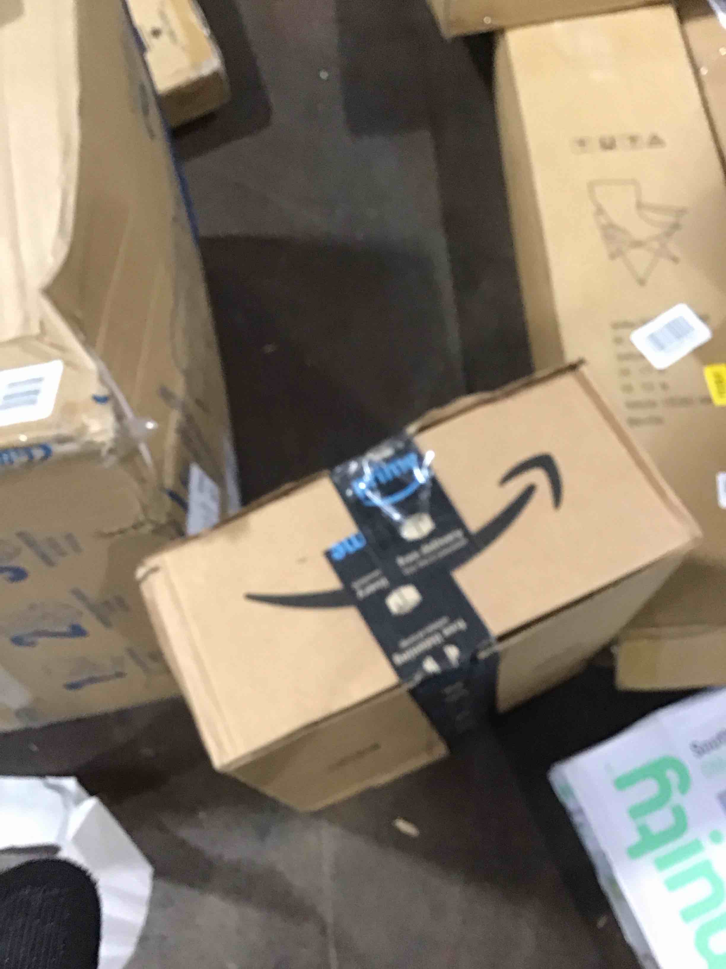 https://s3.amazonaws.com/lotting-images-prod/bidfta/PPE0125615_1727208081643.jpeg
