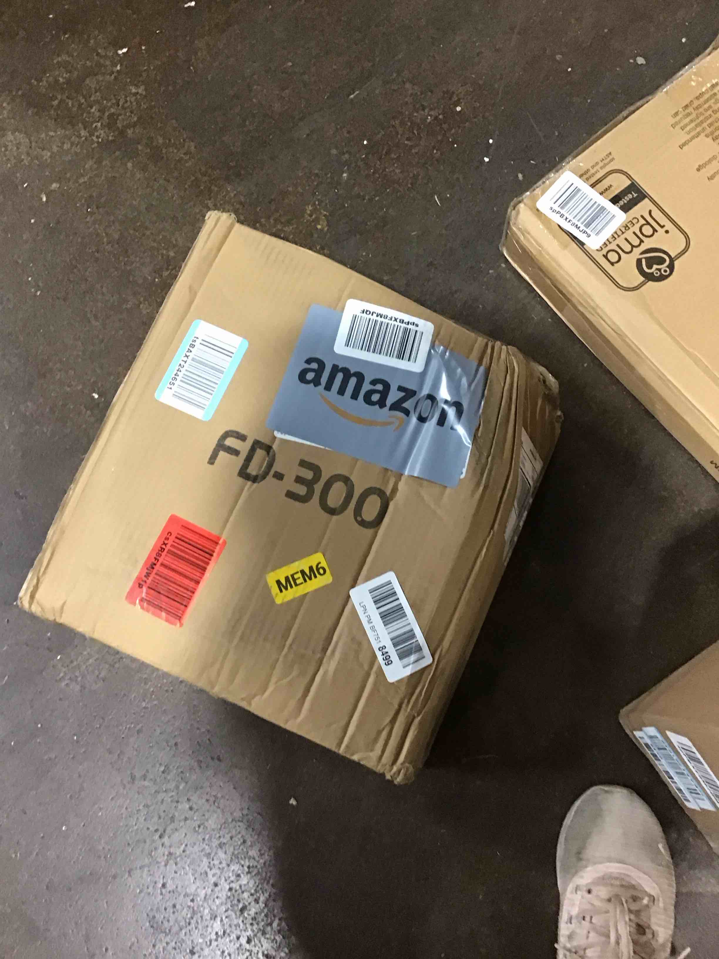 https://s3.amazonaws.com/lotting-images-prod/bidfta/PPE0126414_1727363059948.jpeg