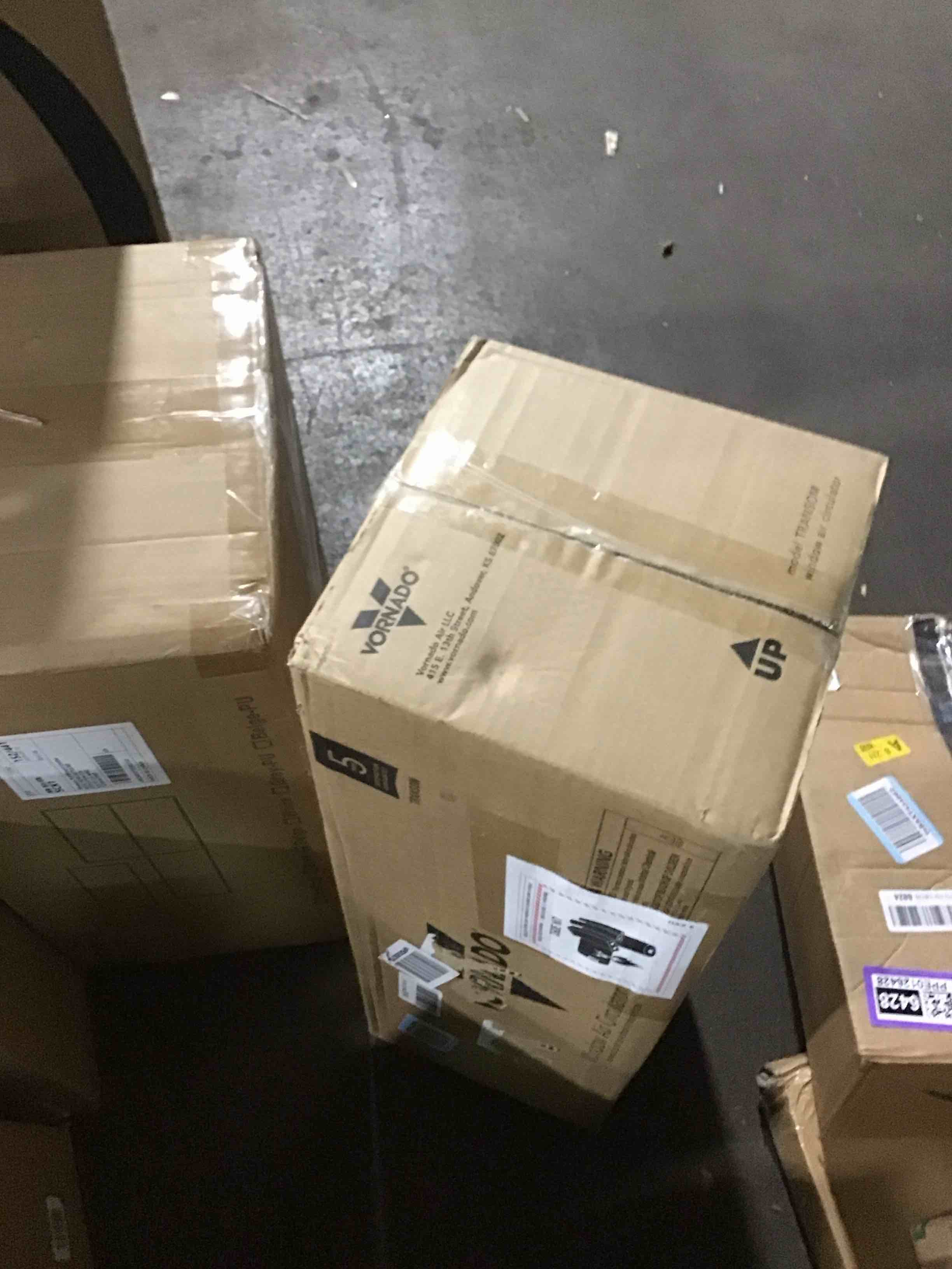 https://s3.amazonaws.com/lotting-images-prod/bidfta/PPE0126431_1727270695736.jpeg
